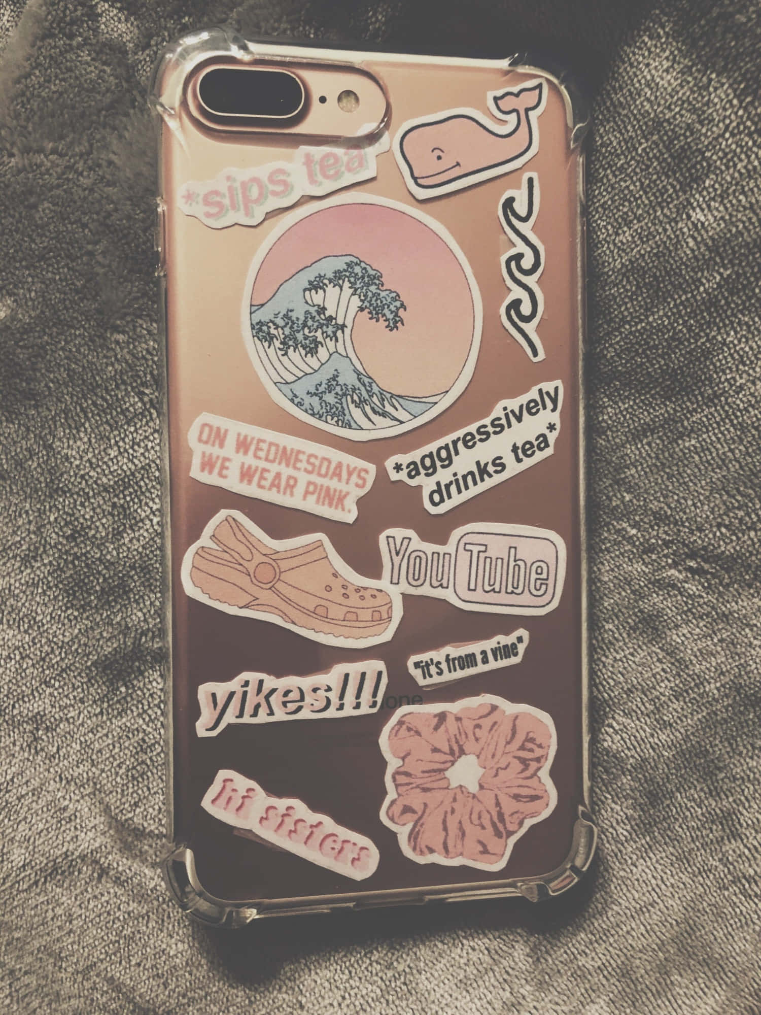 ปลดล็อคสไตล์ด้วย Aesthetic iPhone วอลเปเปอร์
