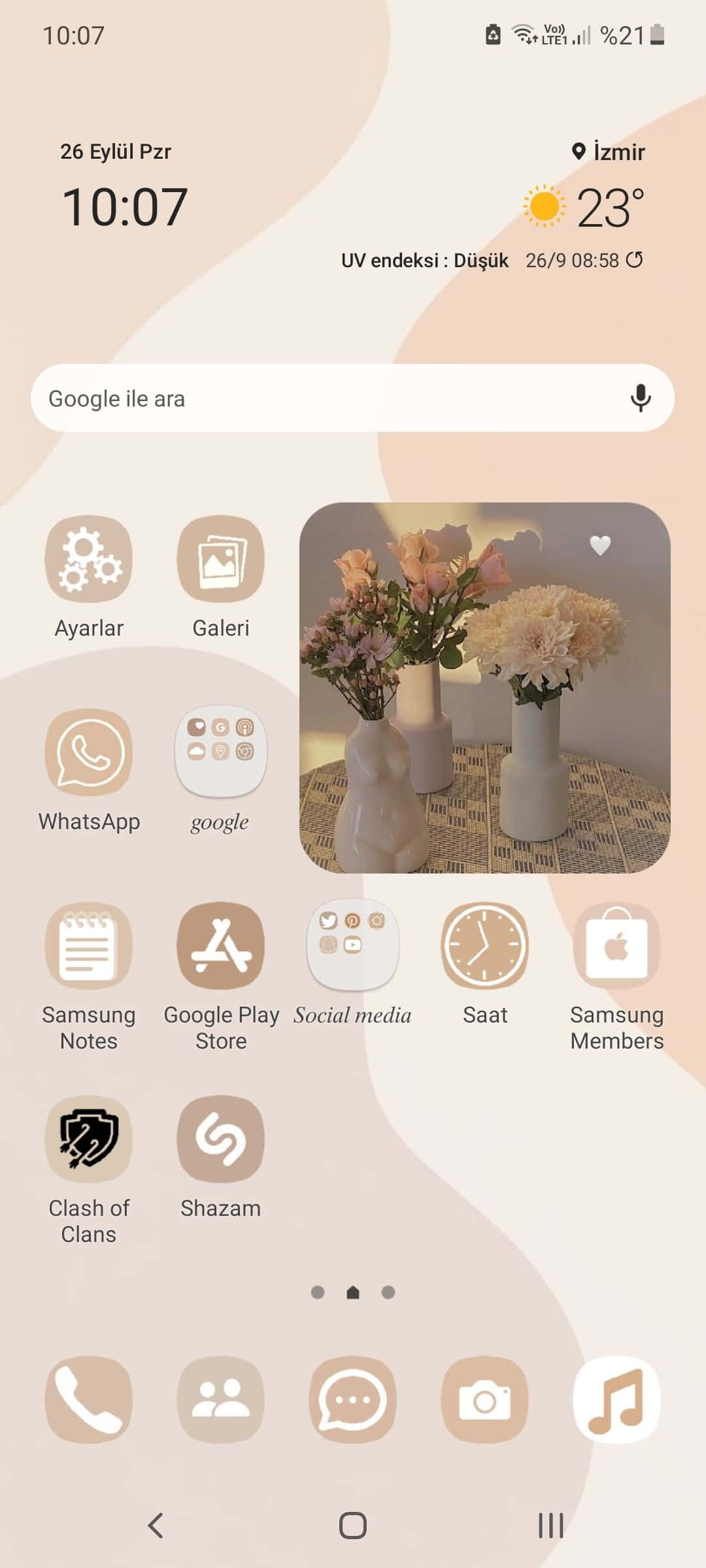 ทำให้วันของคุณสดใสขึ้นด้วย Aesthetic Widgets ของเรา วอลเปเปอร์