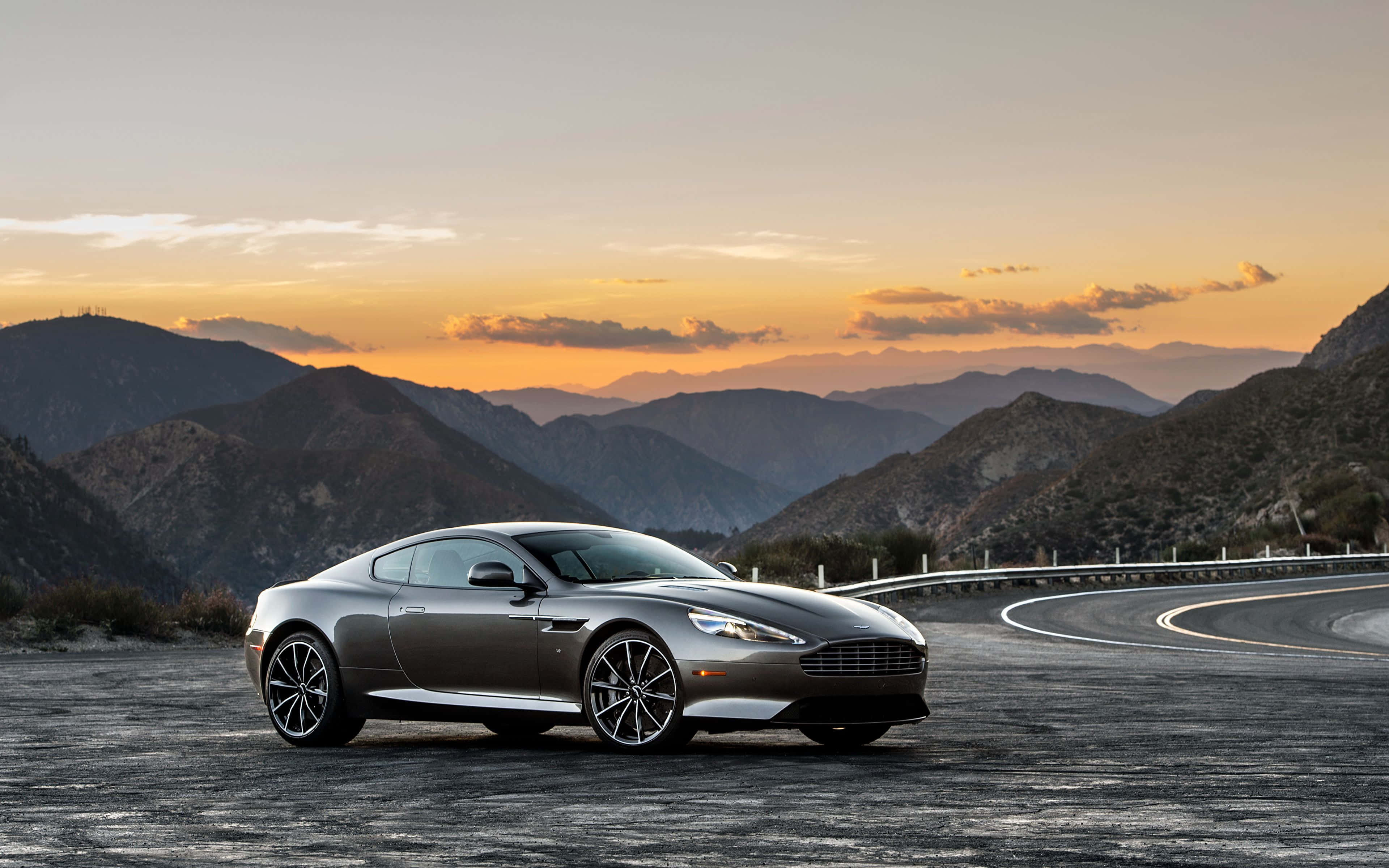 สลีคและมีสไตล์ Aston Martin DB9 วอลเปเปอร์