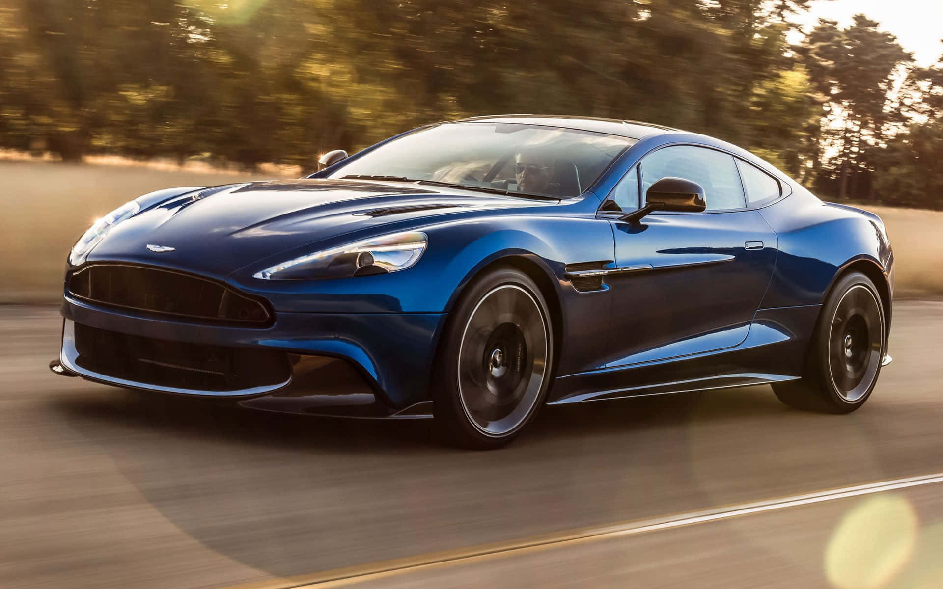 Aston Martin Vanquish อันน่าหลังในรัศมีเต็มเปี่ยม วอลเปเปอร์