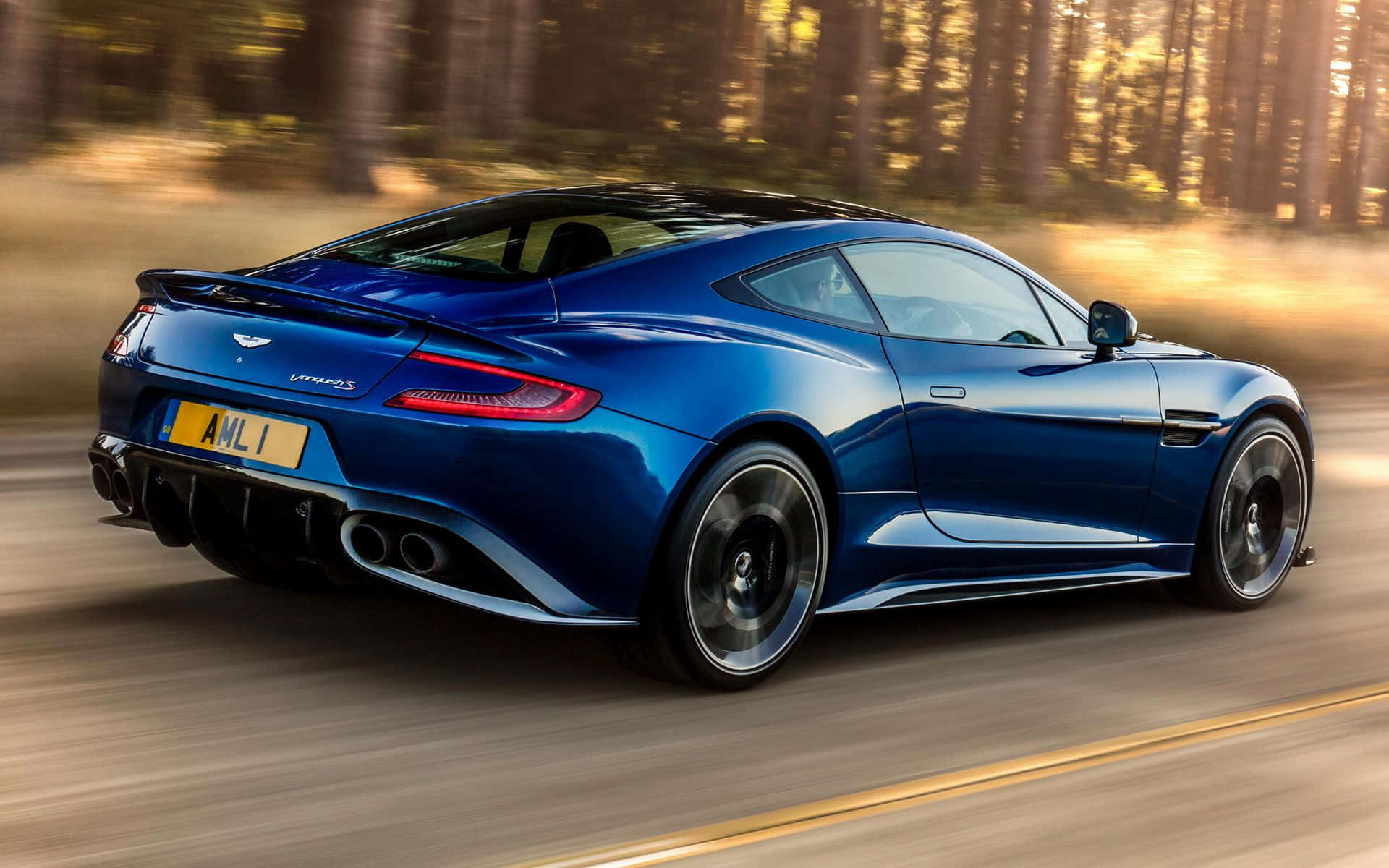 Aston Martin Vanquish - แก่นแท้แห่งความหรูหราและสมรรถนะแบบอังกฤษ วอลเปเปอร์