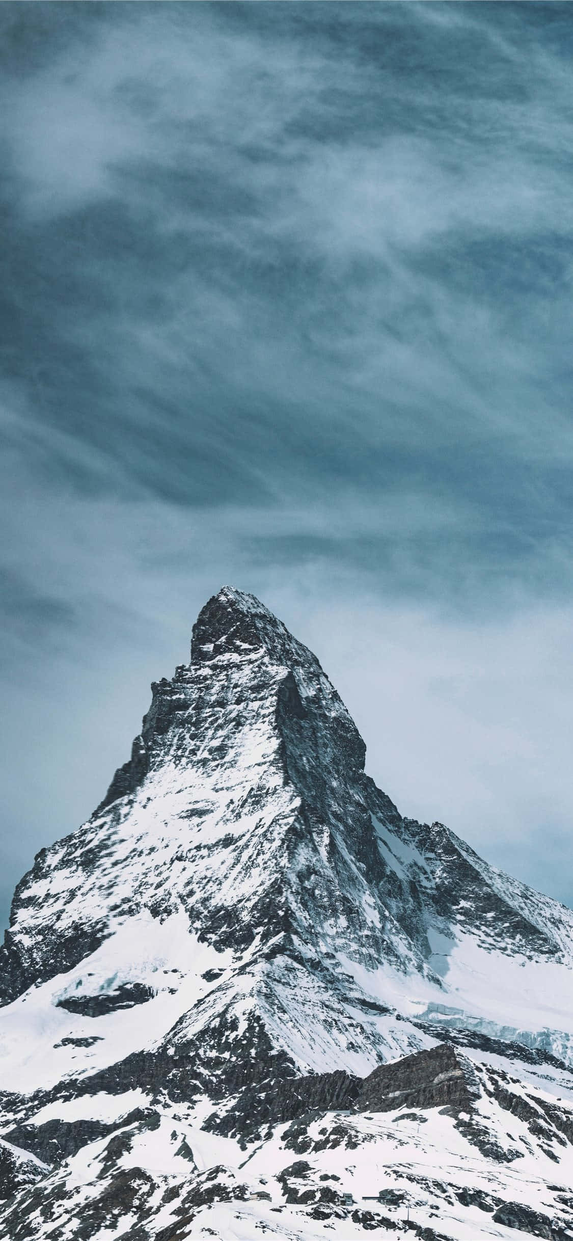 ยอดเขามatterhorn ที่ปกคลุมด้วยหิมะ วอลเปเปอร์