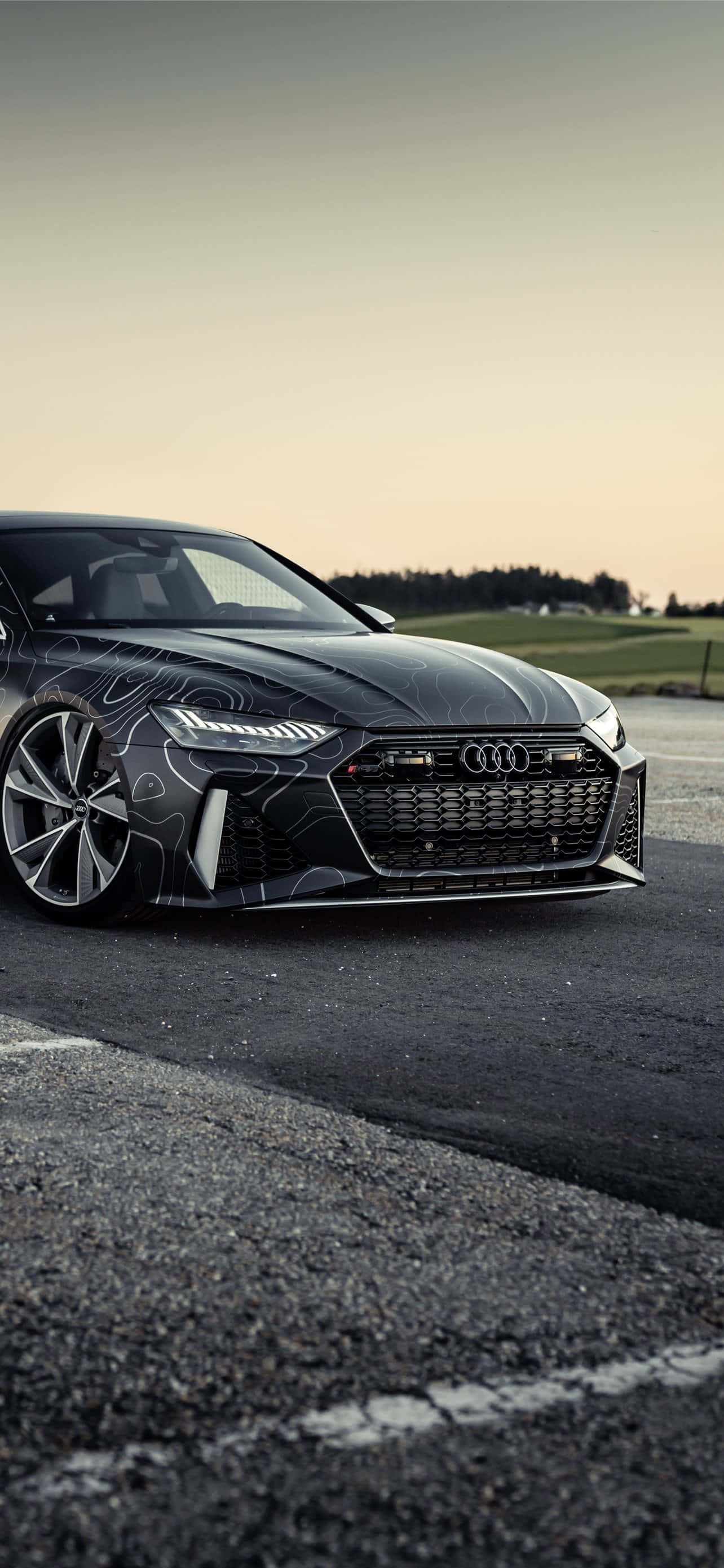 Audi ที่สวยงามจอดในสภาพแวดล้อมเมือง วอลเปเปอร์