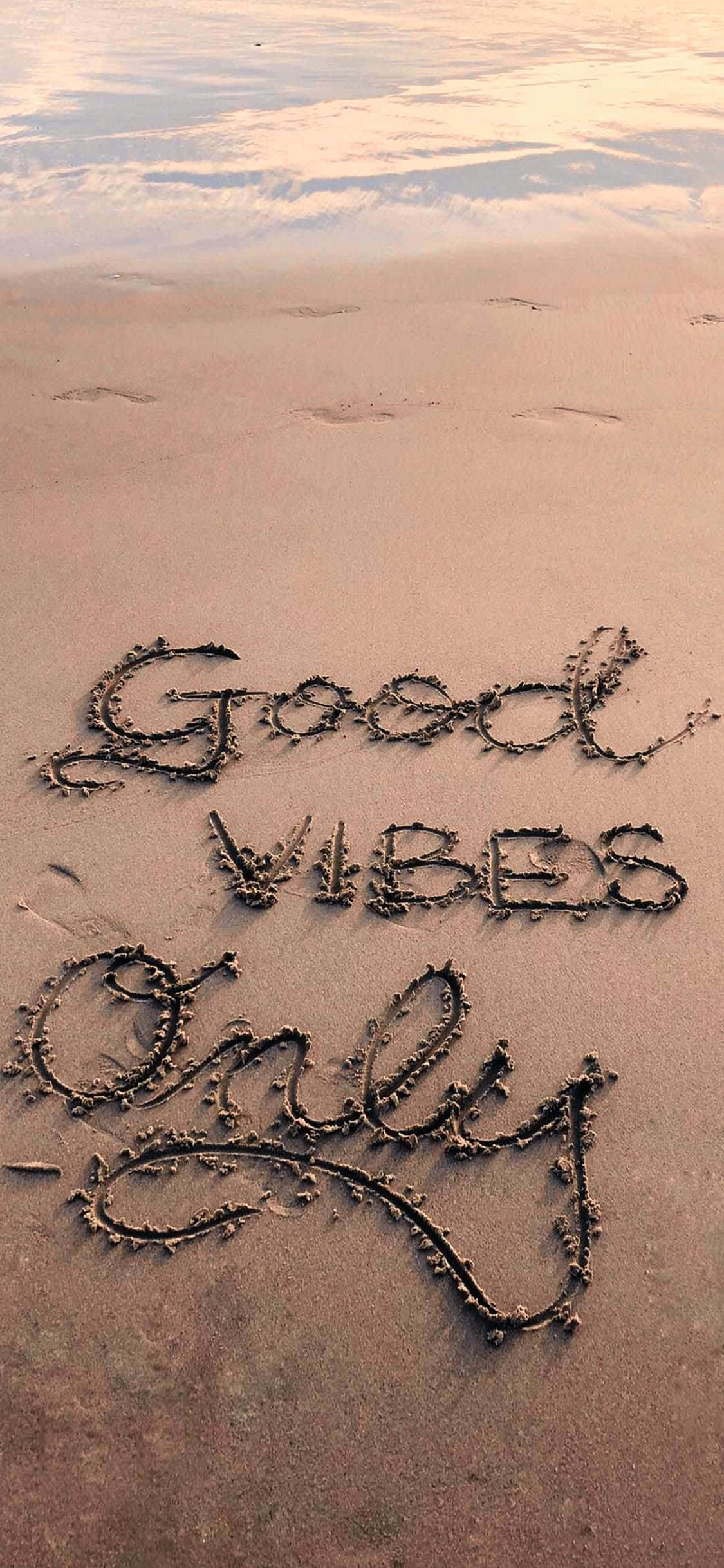 ทรายชายหาด Good Vibes iPhone วอลเปเปอร์