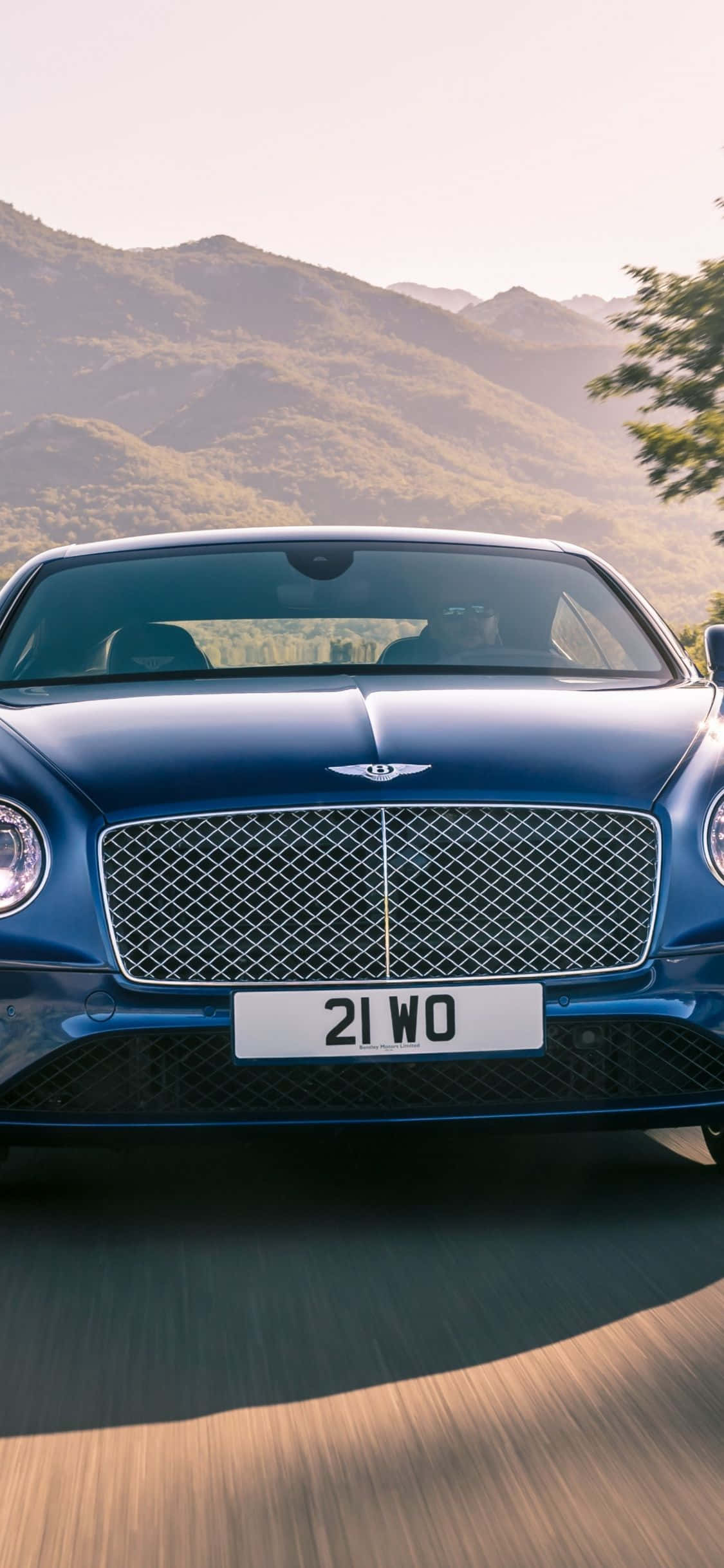 คำบรรยายภาพ: ขับขี่สุดหรูบน Bentley พร้อม iPhone วอลเปเปอร์
