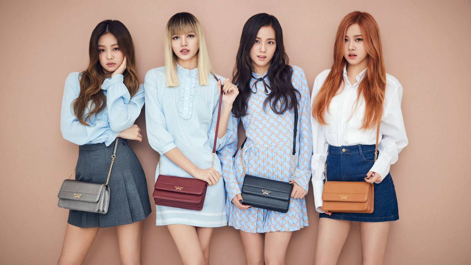 "Blackpink ดูโดดเด่นในชุดสีเบจ" วอลเปเปอร์
