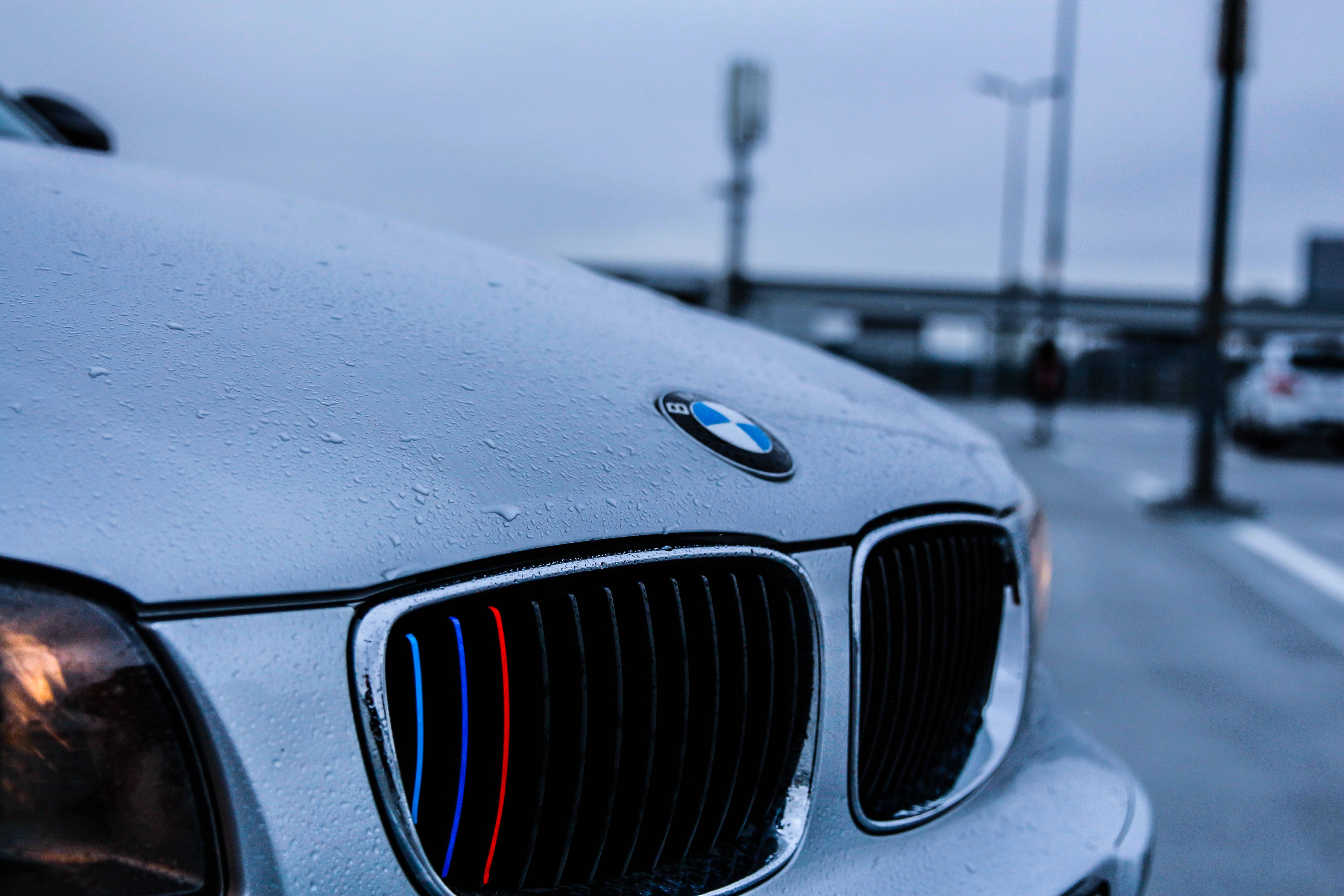"ประสบการณ์ BMW - พลังและความหรูหราที่เป็นรูปเป็นร่าง" วอลเปเปอร์