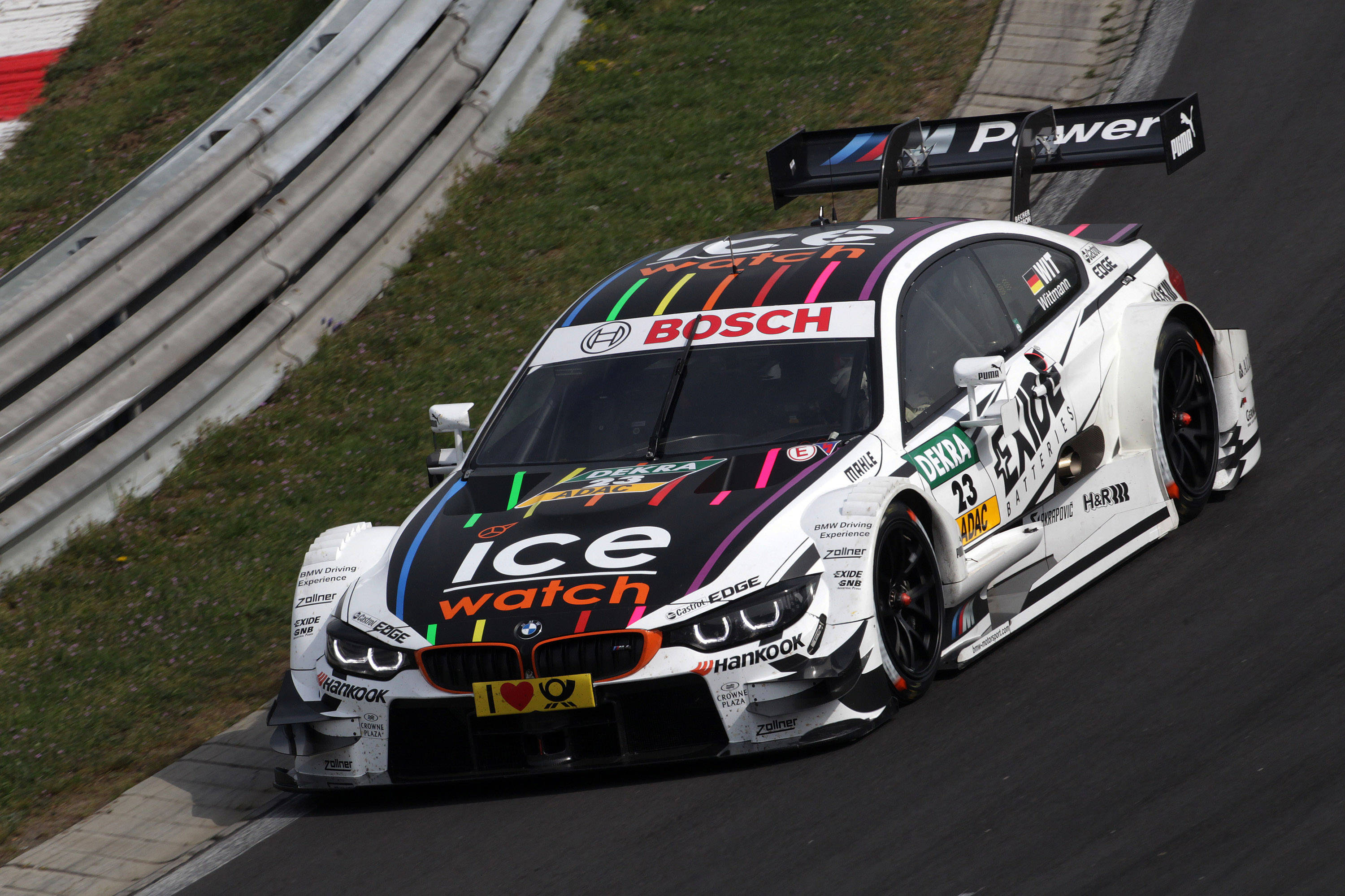 BMW M4 DTM รถที่คล่องแคล่วและปราดเปรียว วอลเปเปอร์
