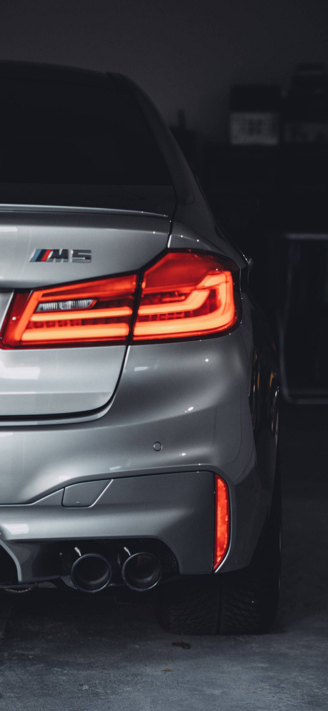 รถ BMW M5 สีเทา iPhone วอลเปเปอร์
