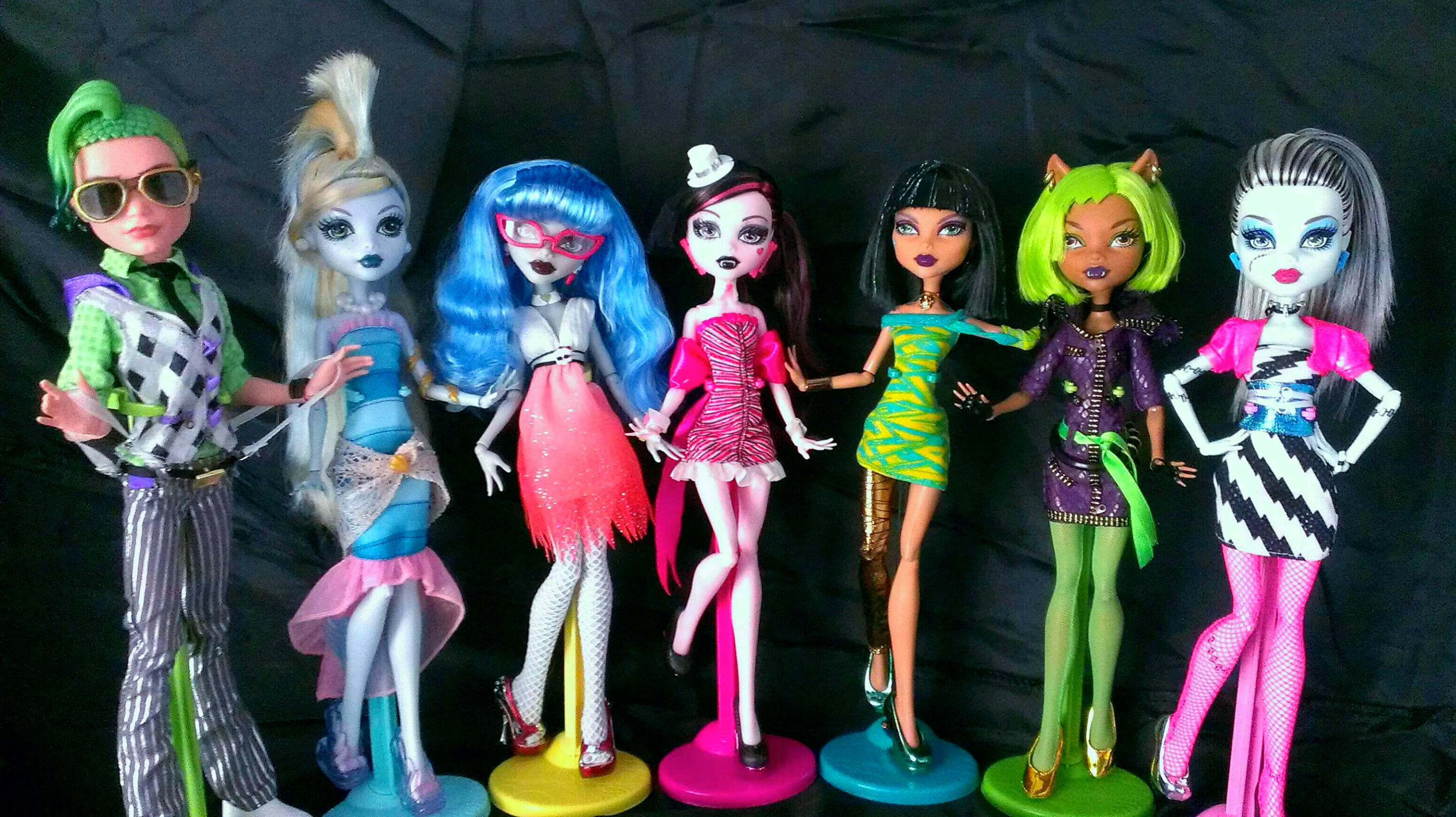 Bratz ดีสโก้ ตุ๊กตาแนวสวย วอลเปเปอร์