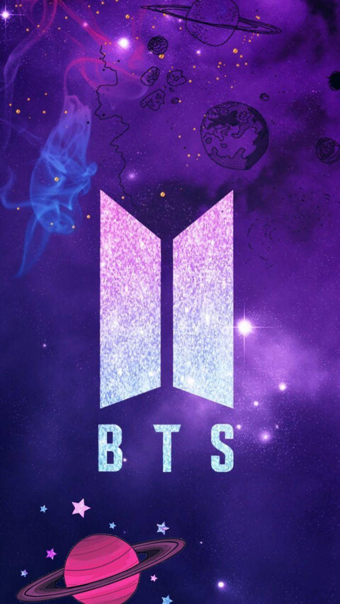 โลโก้ BTS ในกาแล็กซีพร้อมดาวเคราะห์ วอลเปเปอร์