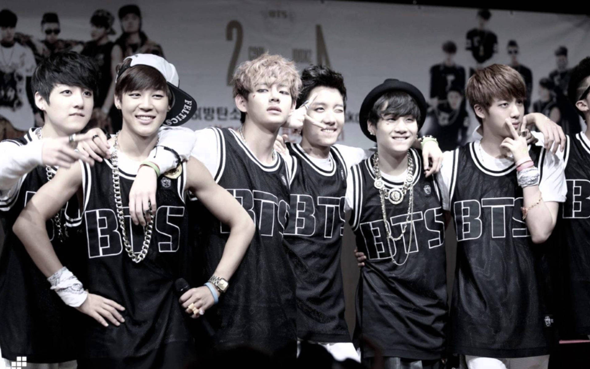 ภาพรวมวง BTS เปิดตัวปี 2013 วอลเปเปอร์