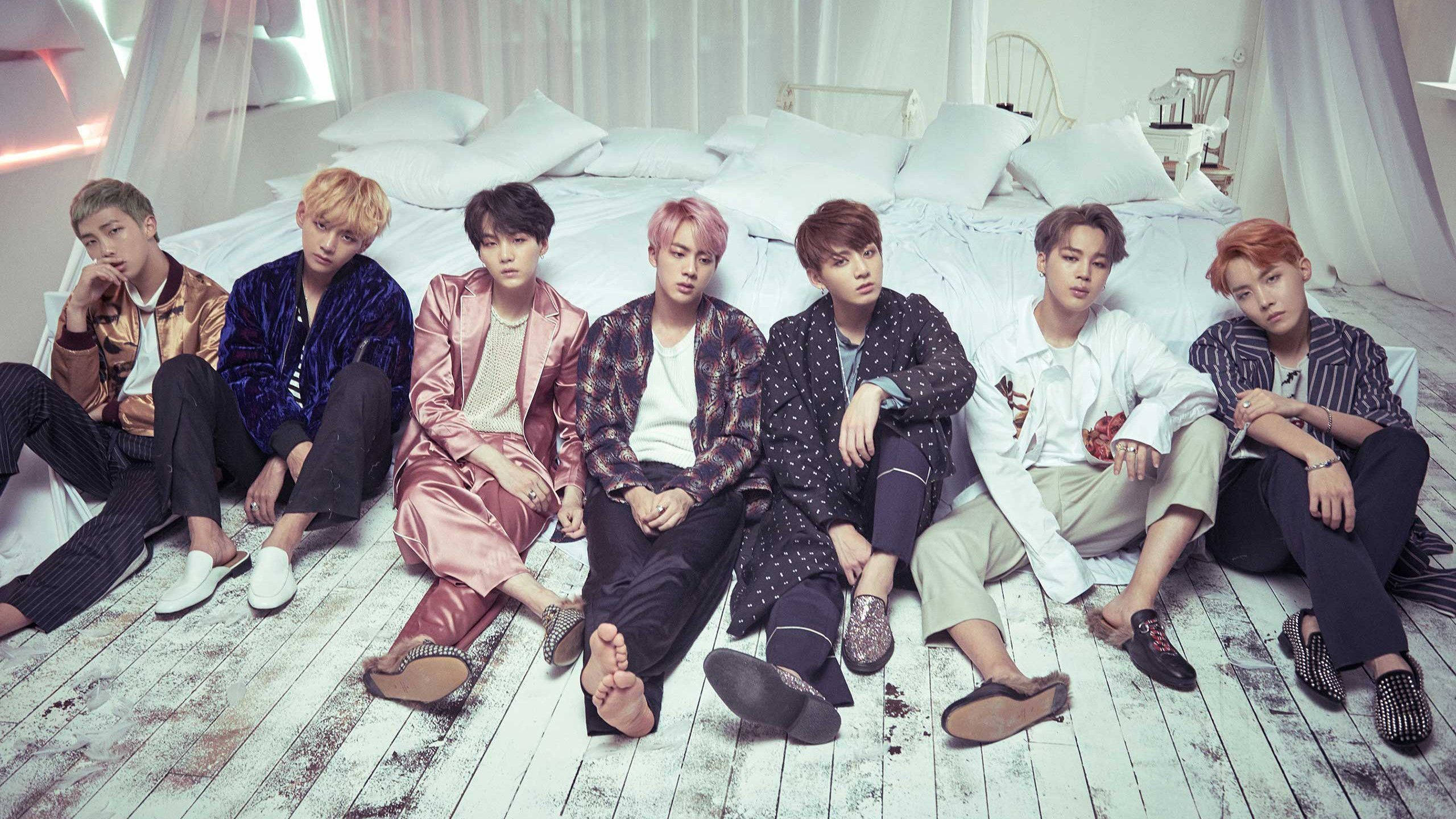 BTS สมาชิกข้างเตียงแล็ปท็อป วอลเปเปอร์