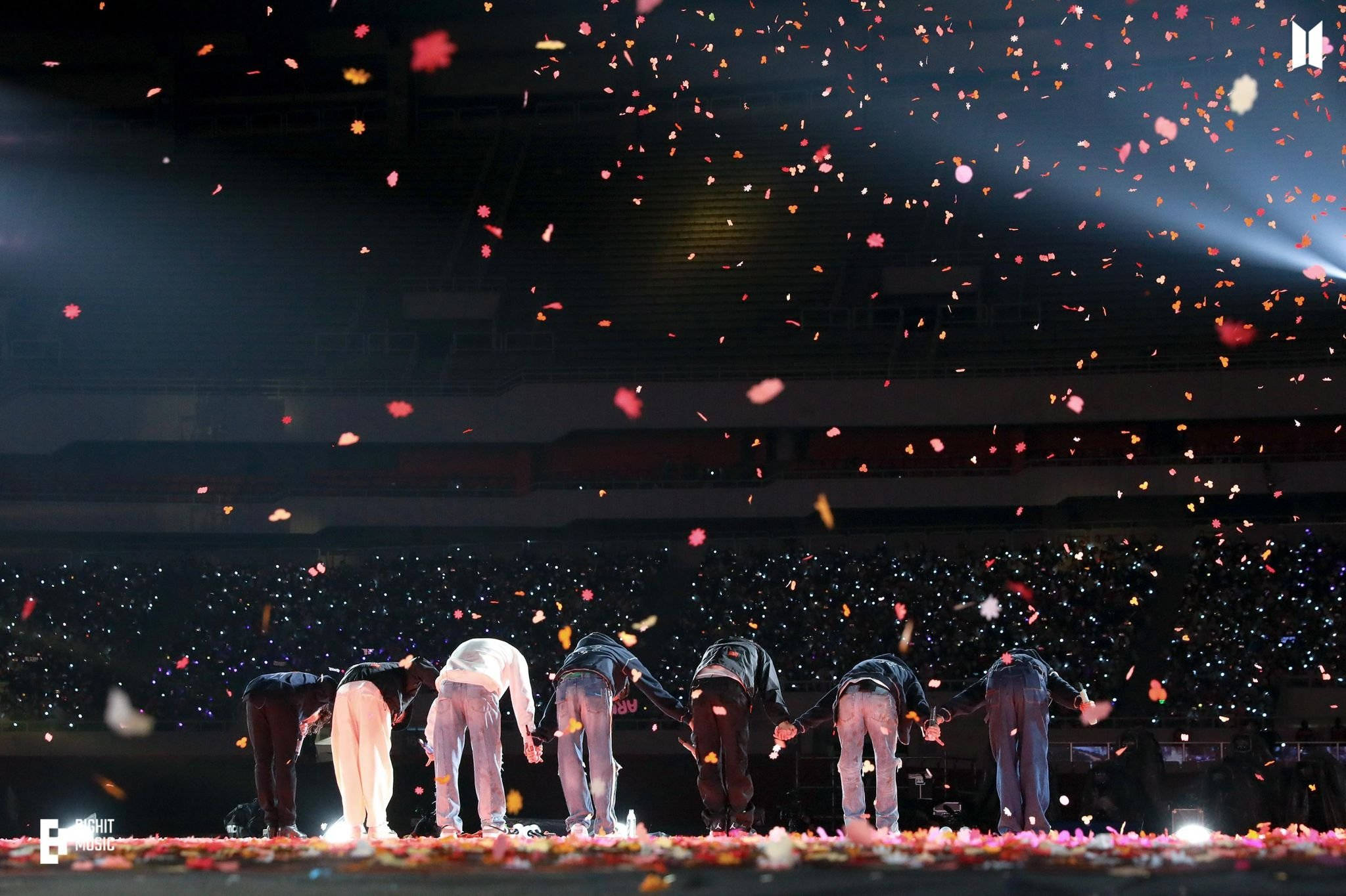 คอนเสิร์ต BTS สมาชิกโค้งคำนับแฟนคลับ Army วอลเปเปอร์