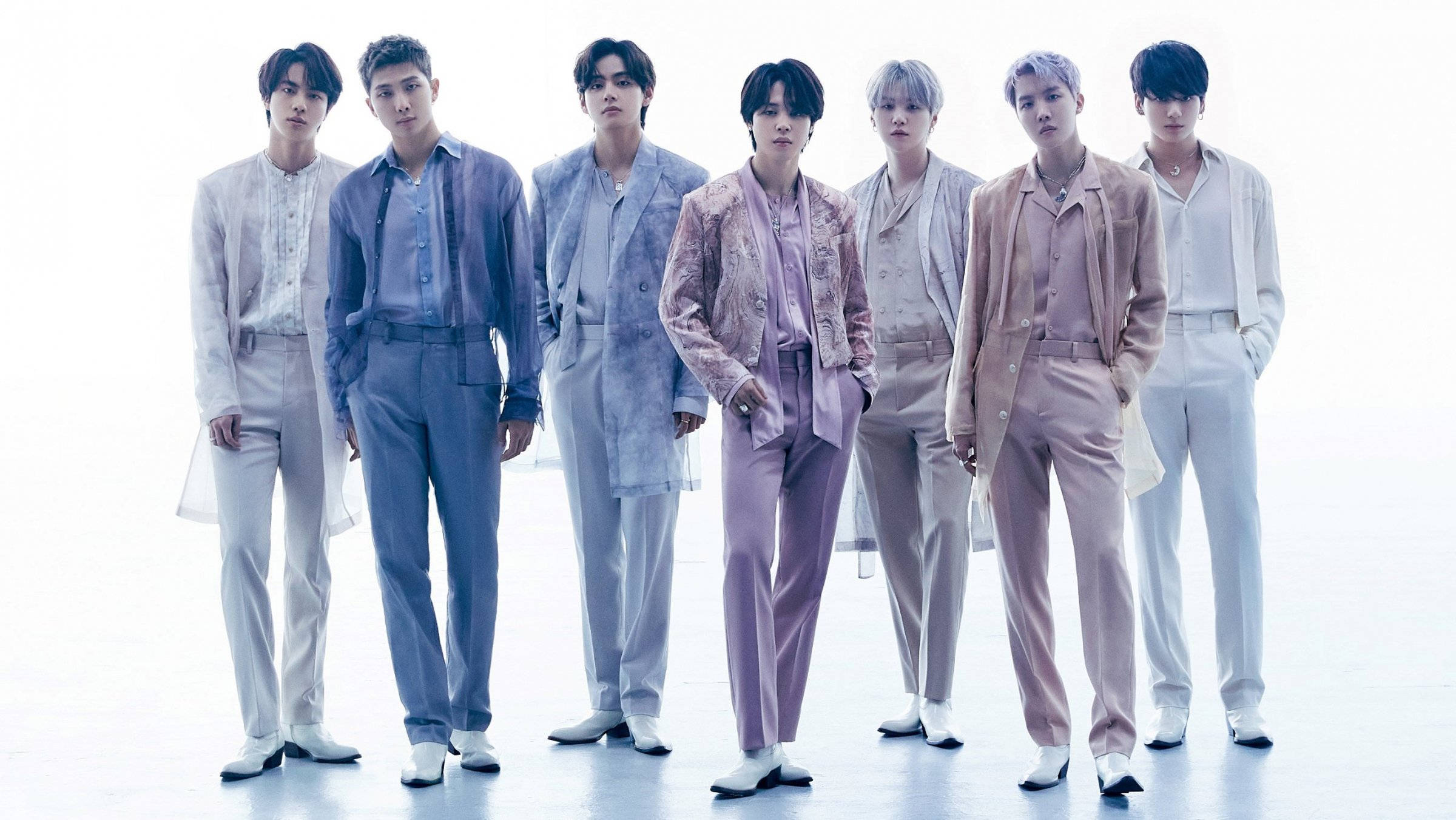 วอลเปเปอร์ BTS ชุดสูทสีสันสดใส วอลเปเปอร์