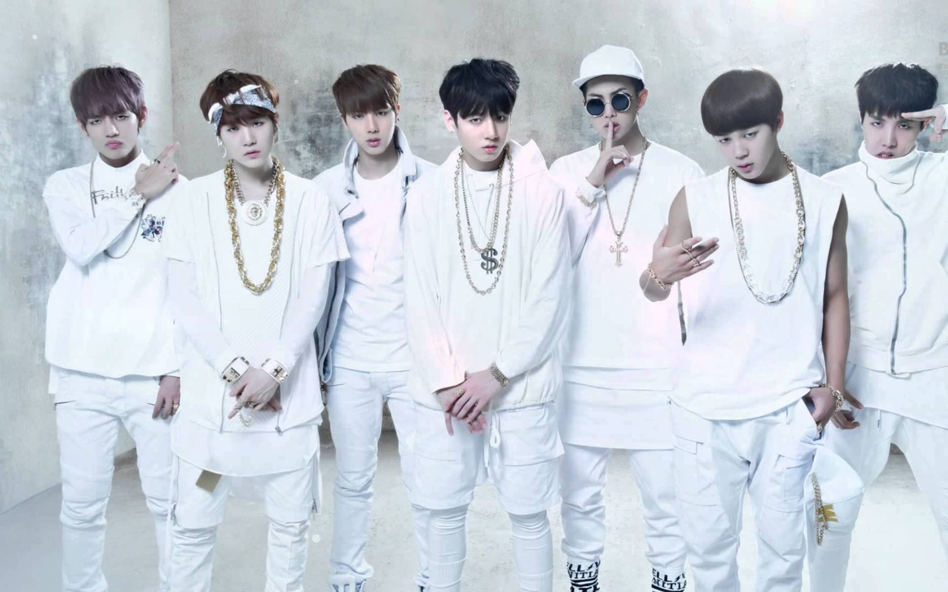 ภาพหมู่ BTS ชุดขาวทั้งวง วอลเปเปอร์