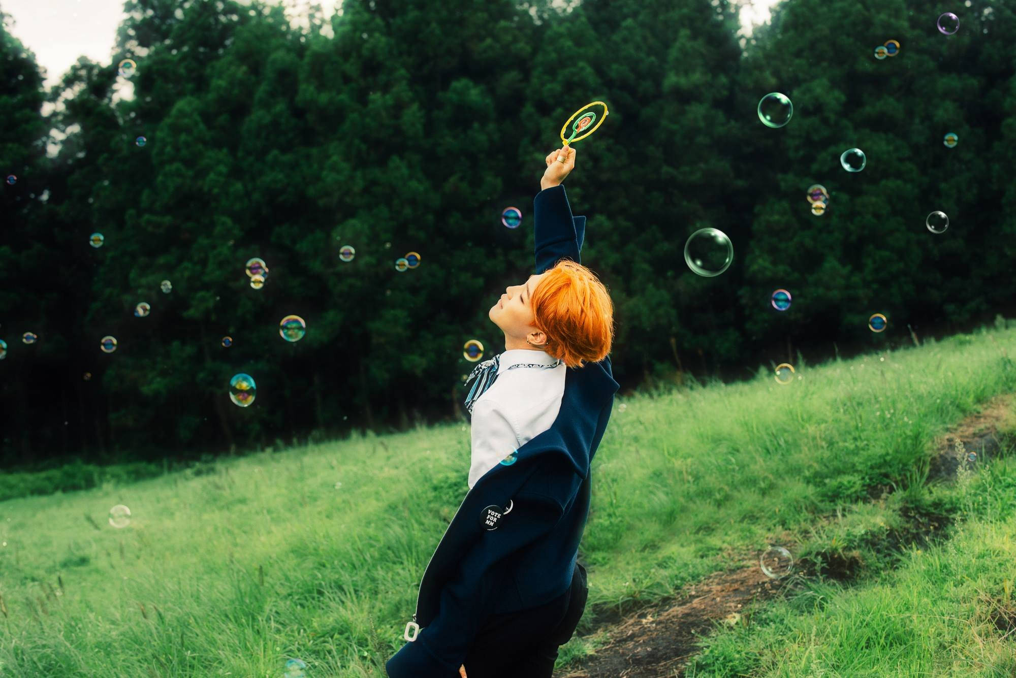 จีมิน BTS เพลิดเพลินกับฟองสบู่สไตล์สวยงาม วอลเปเปอร์