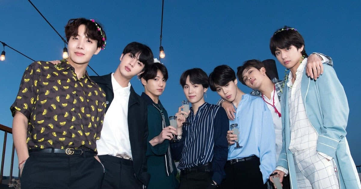 ภาพกลางคืนสีน้ำเงินของ BTS วอลเปเปอร์