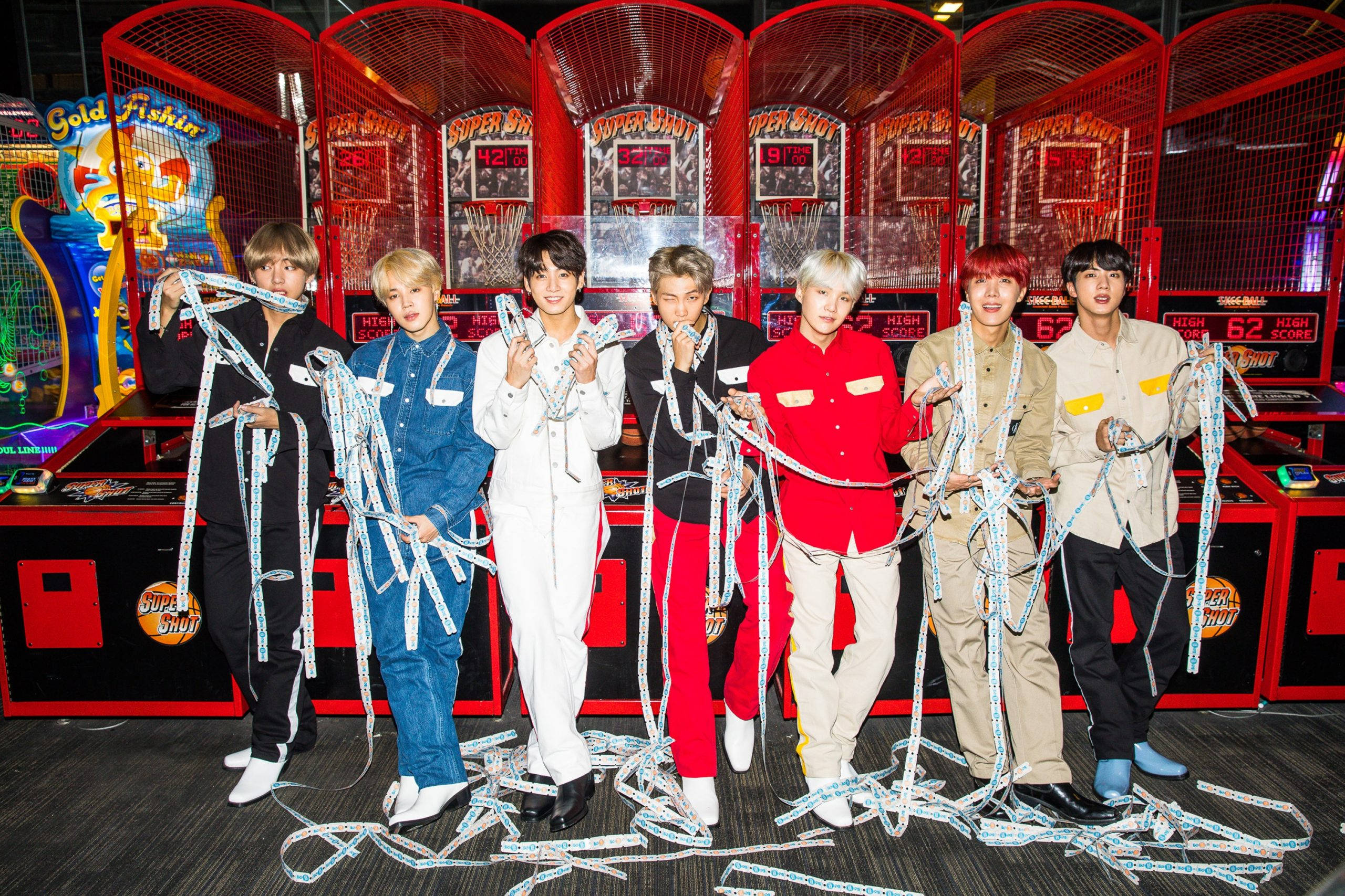 ร้านเกมตู้สุดเท่ BTS บนแล็ปท็อป วอลเปเปอร์