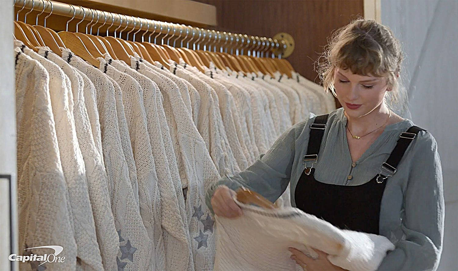 โฆษณา Capital One ร่วมกับ Taylor Swift วอลเปเปอร์