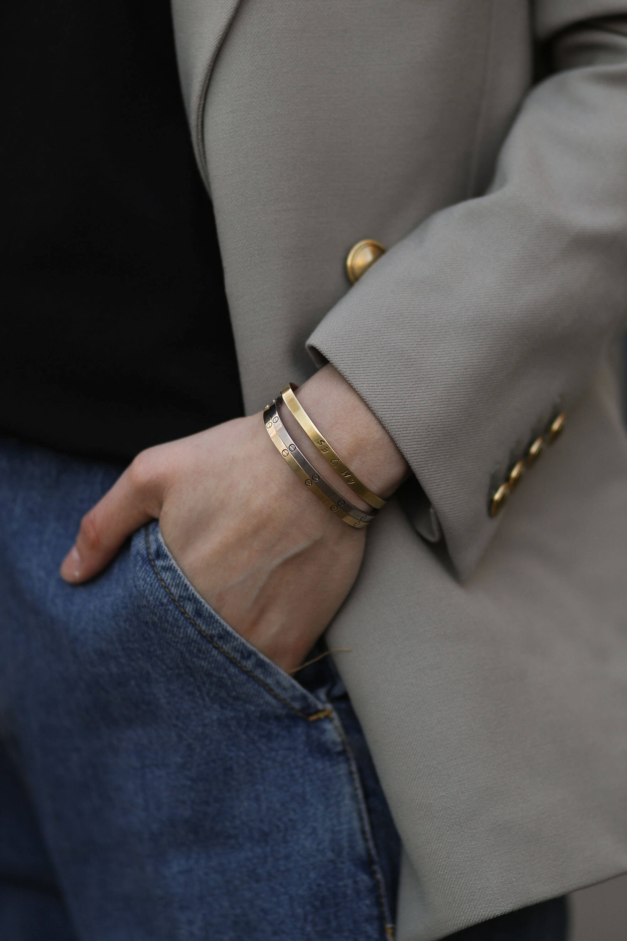 Cartier สำหรับผู้ชายที่สวมสูท วอลเปเปอร์