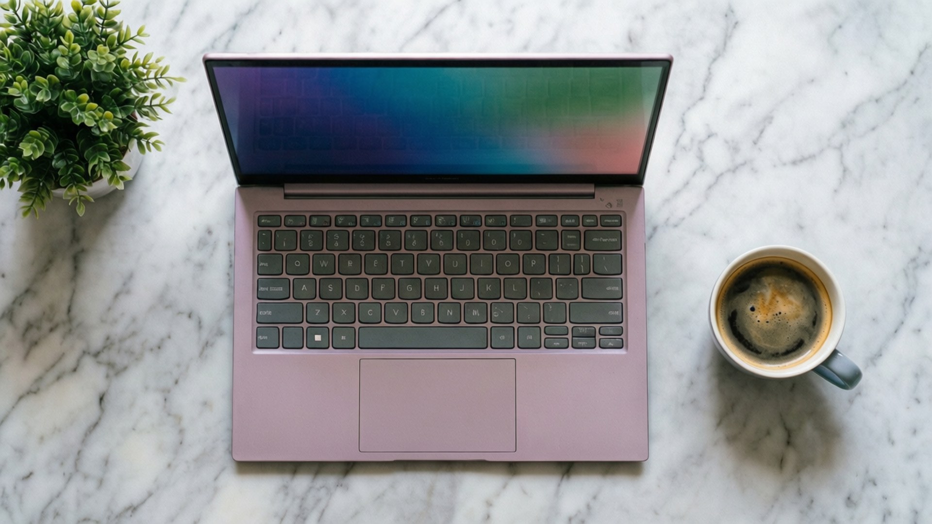 จัดวาง Chromebook แบบ Flat Lay วอลเปเปอร์
