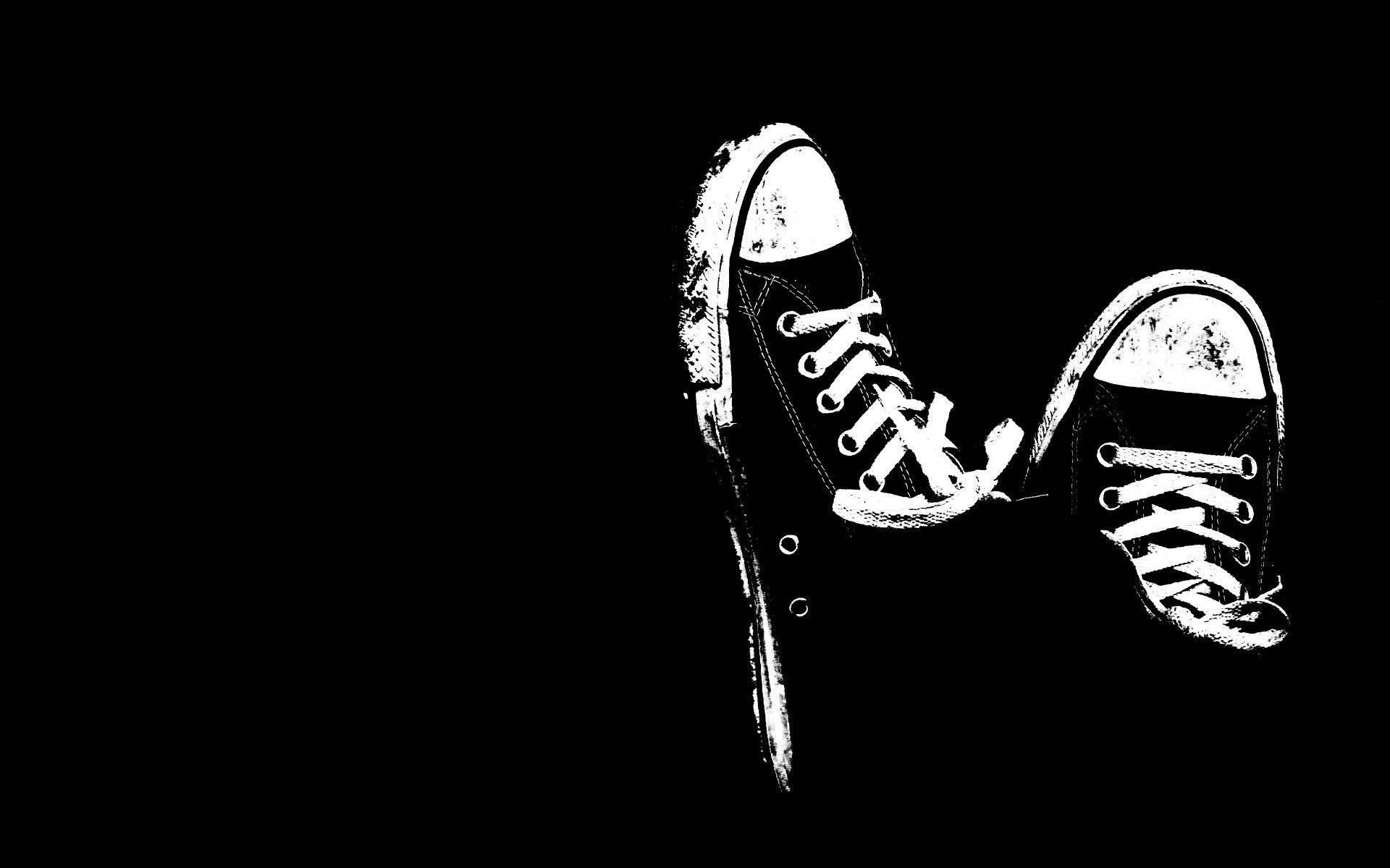 รองเท้า Converse สีดำเท่ๆ วอลเปเปอร์