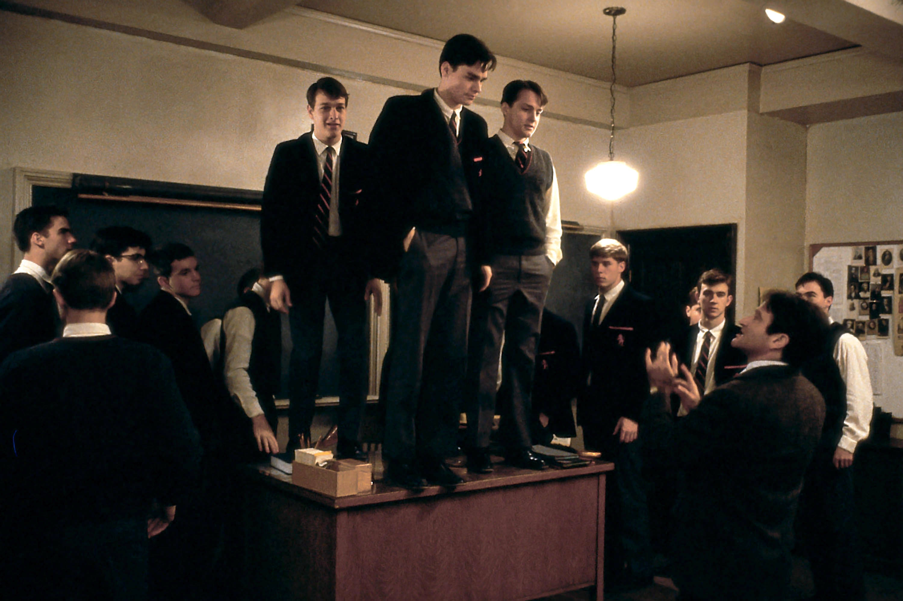 Dead Poets Society สไตล์ดาร์กอะคาเดเมียสำหรับเดสก์ท็อป วอลเปเปอร์