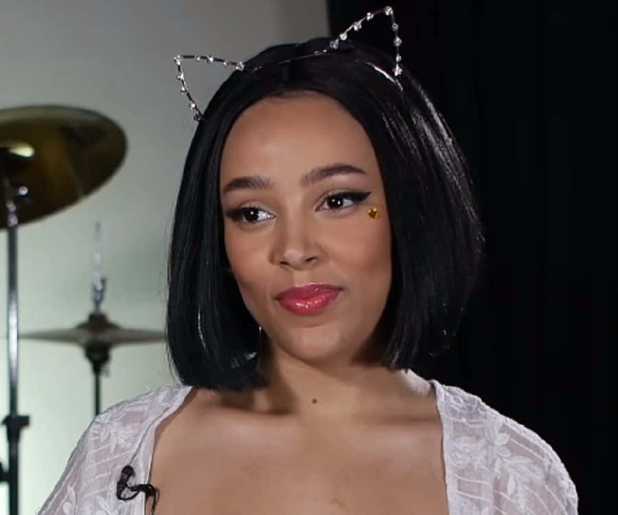 Doja Cat พร้อมบิน วอลเปเปอร์