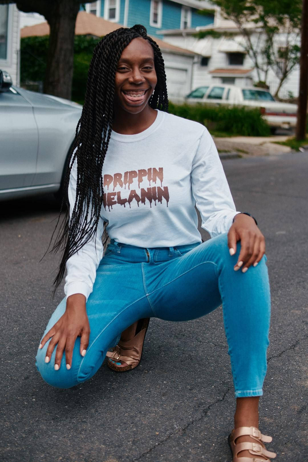 สาวผิวดำสุดเท่ในเสื้อ Drippin' Melanin วอลเปเปอร์