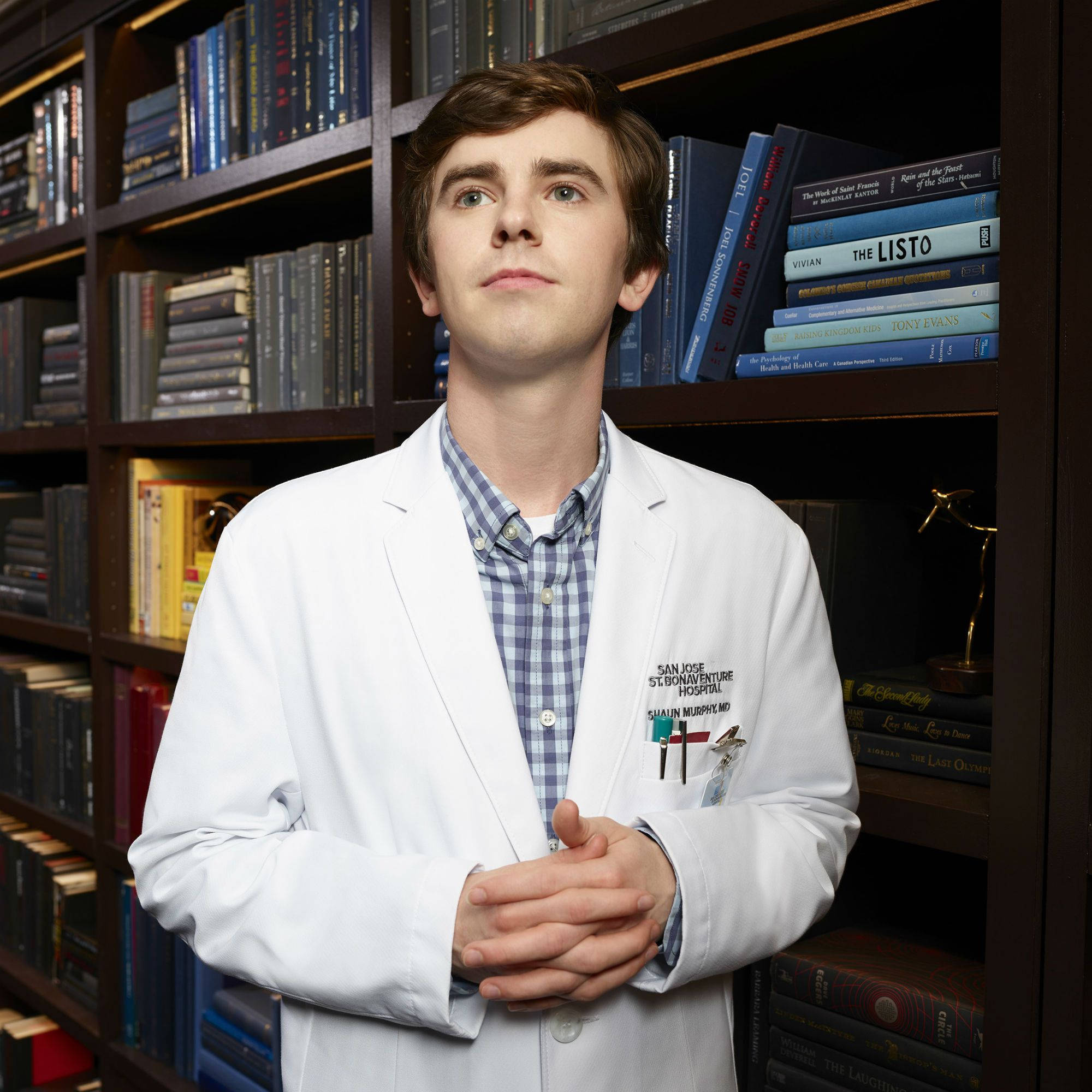 Freddie Highmore รับบท Dr. Shaun วอลเปเปอร์