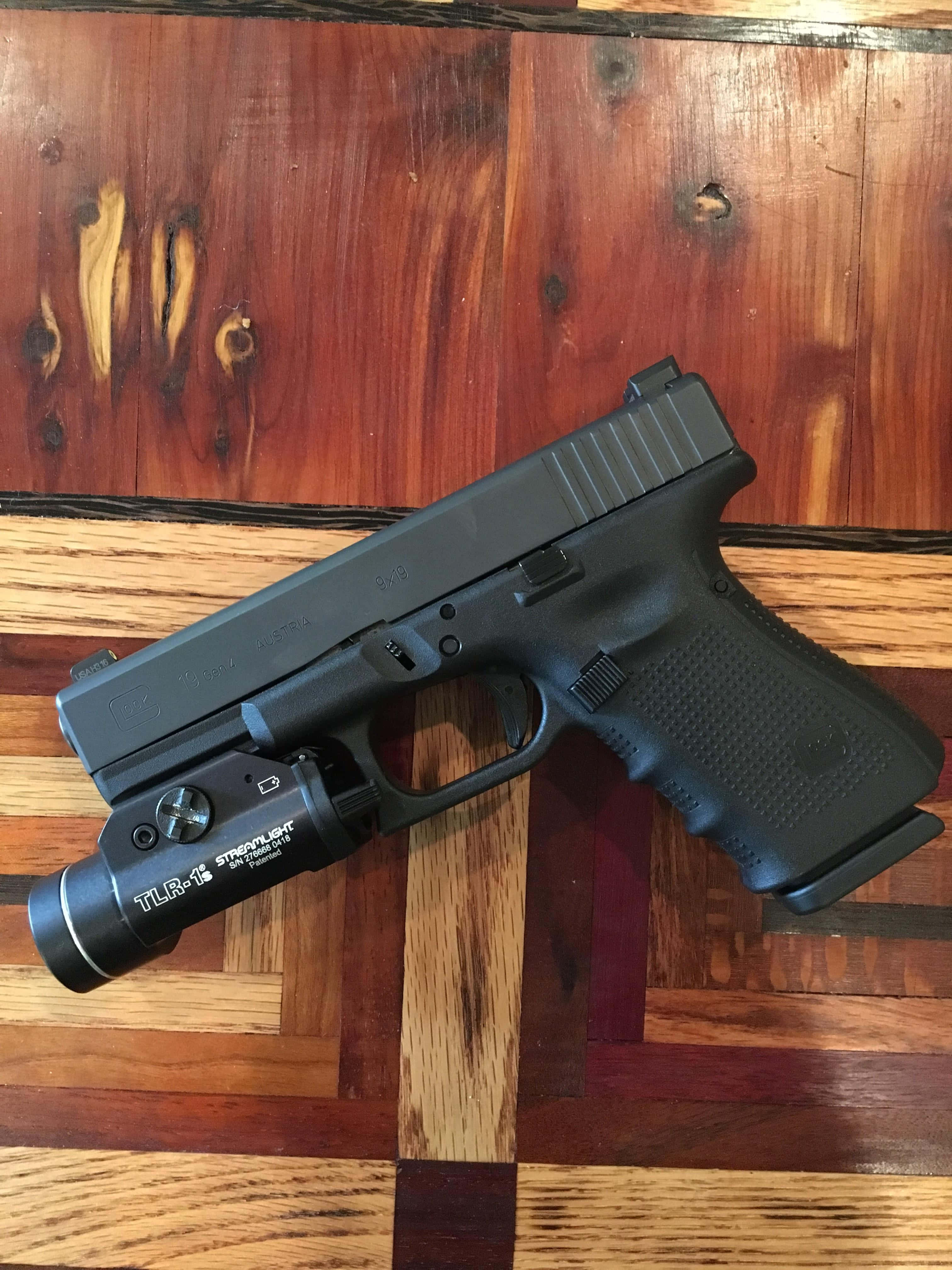Glock 19 พร้อมใช้งาน วอลเปเปอร์