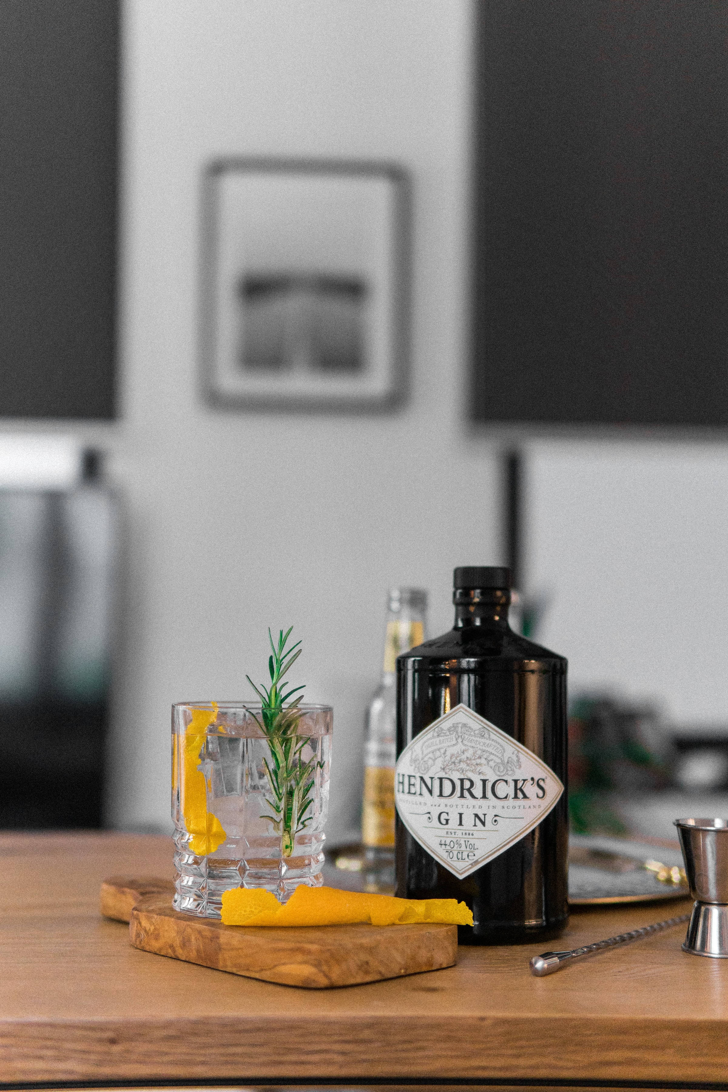 ภาพระยะใกล้ขวดจิน Hendrick's วอลเปเปอร์