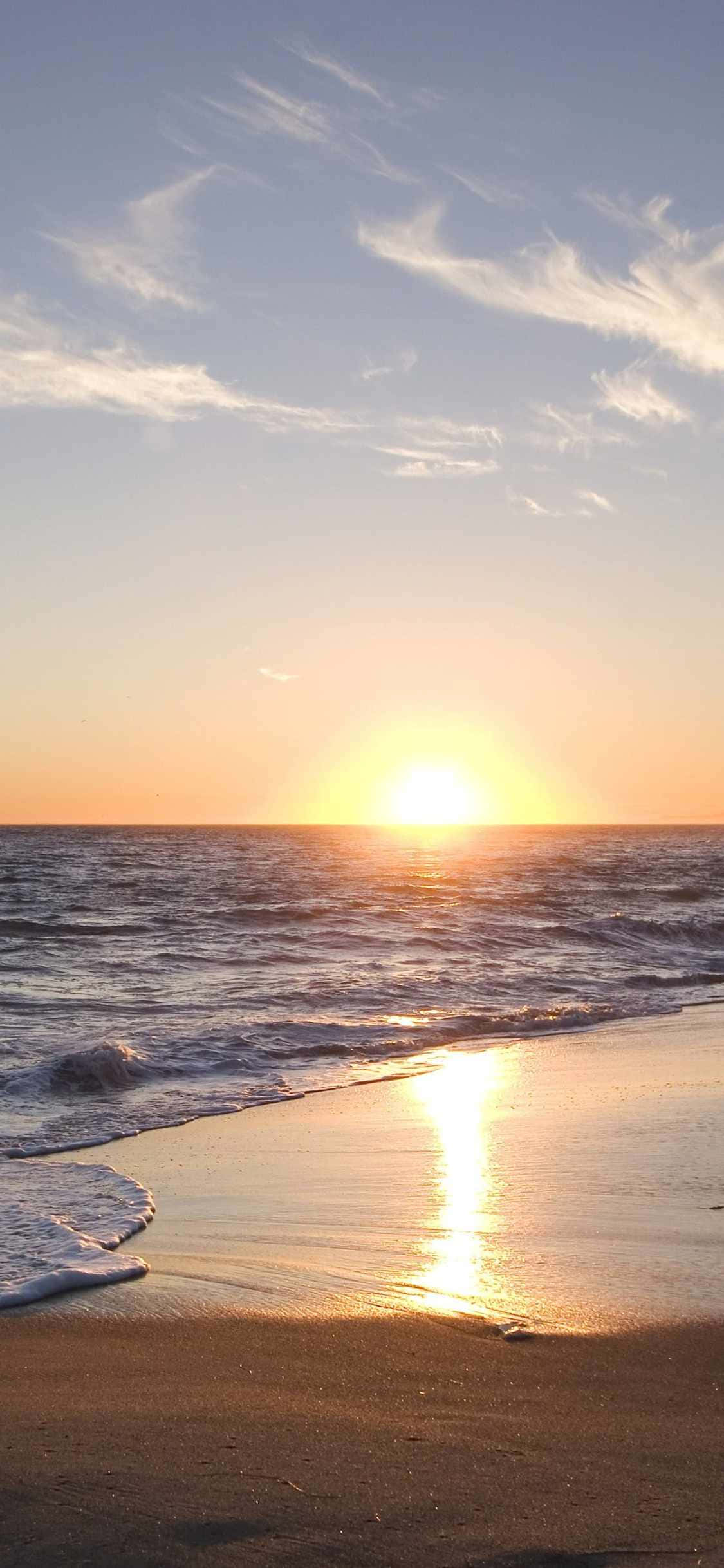 Image Immerse Yourself in the Gorgeous Malibu Landscape with iPhone Xs วอลเปเปอร์
