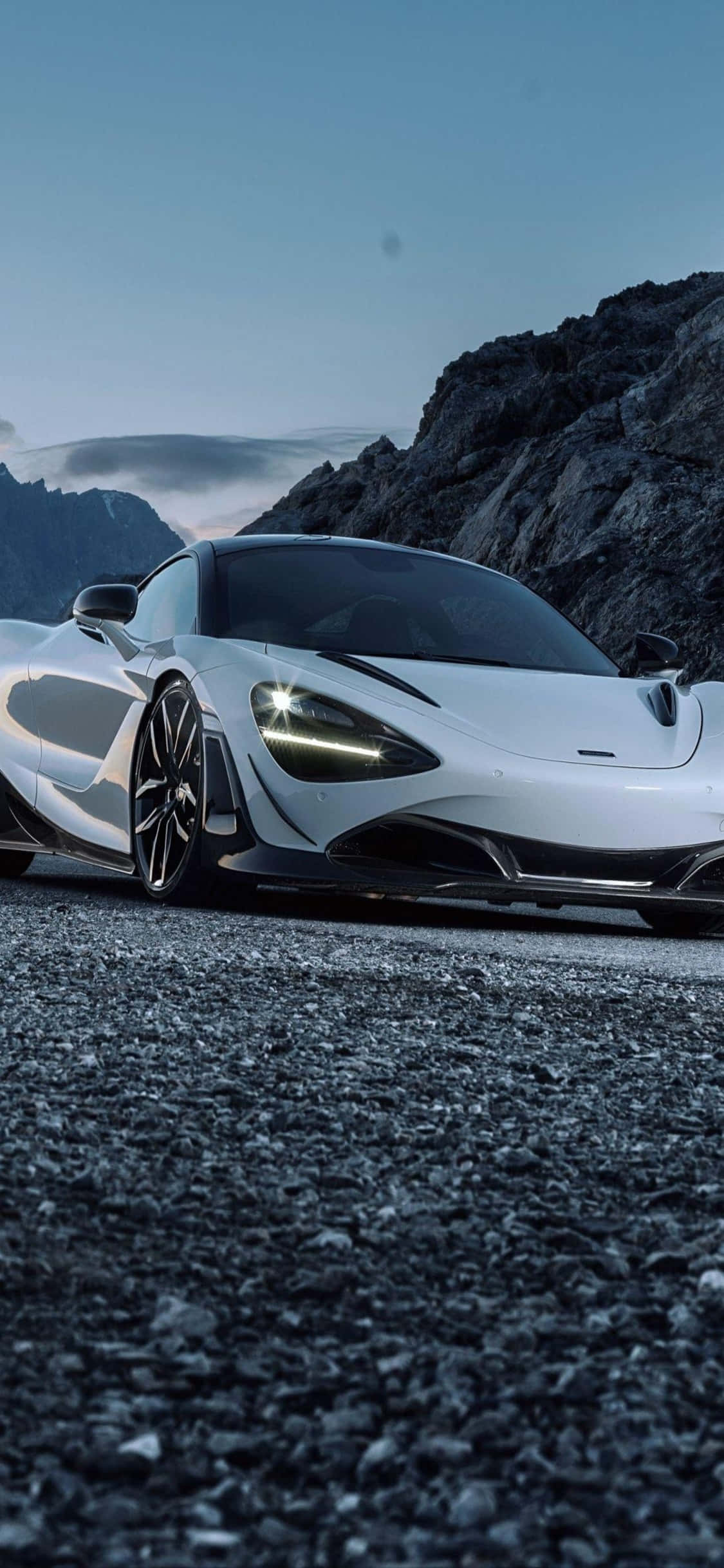 iPhone X McLaren 720s ถนนบนภูเขา พื้นหลัง วอลเปเปอร์
