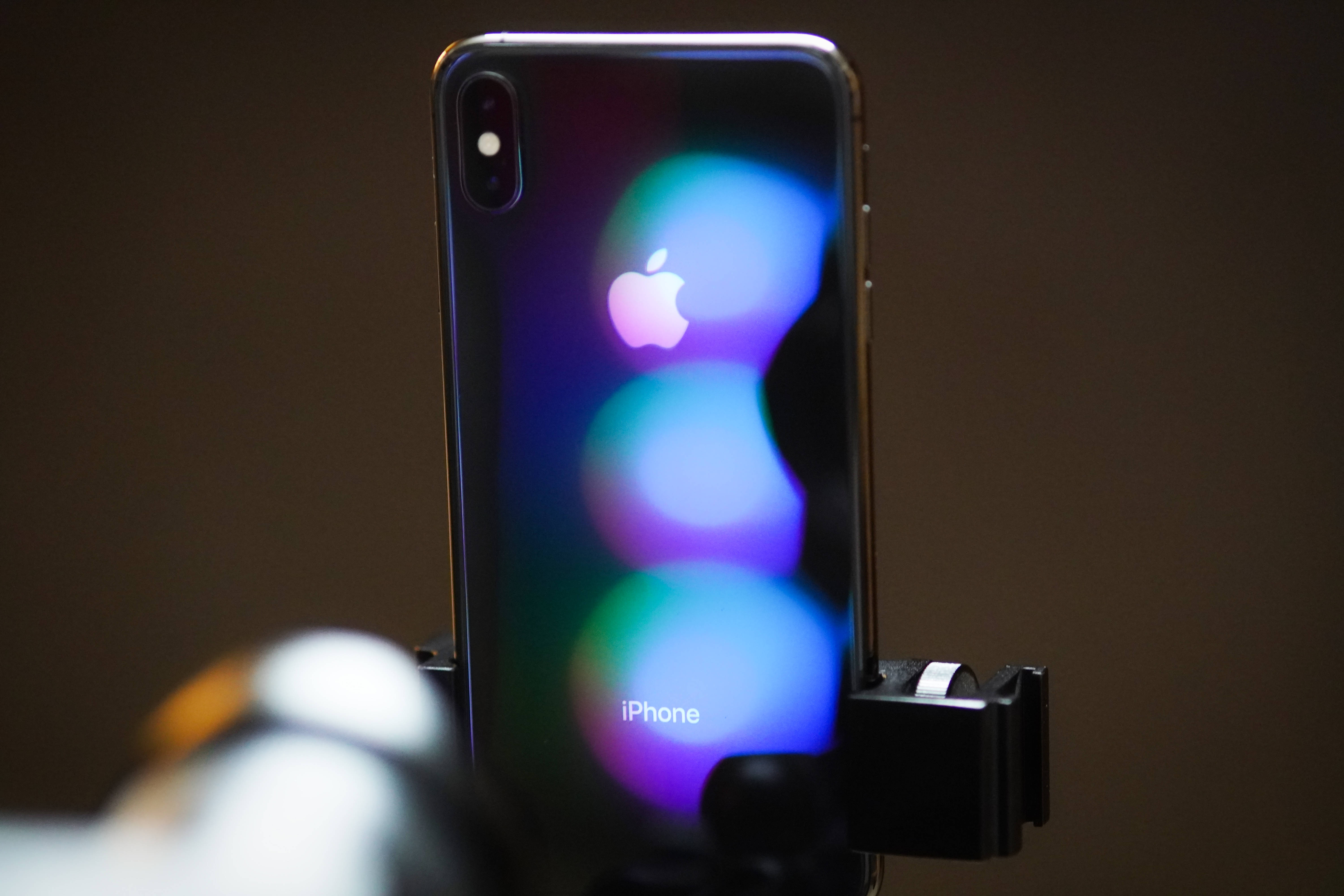 iPhone Xs Max ด้านหลัง วอลเปเปอร์