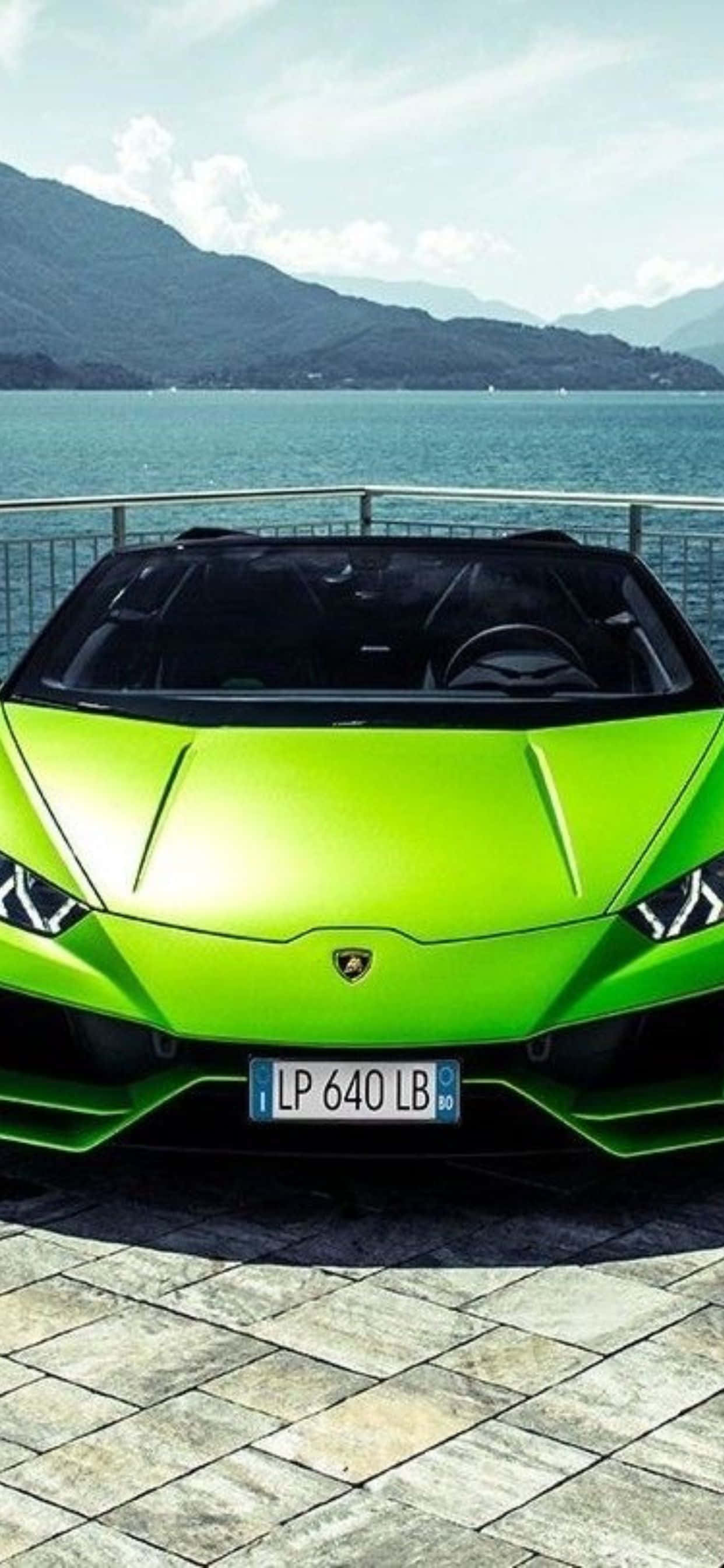 iPhone XS Max Lamborghini พื้นหลังสีเขียวแอปเปิล วอลเปเปอร์