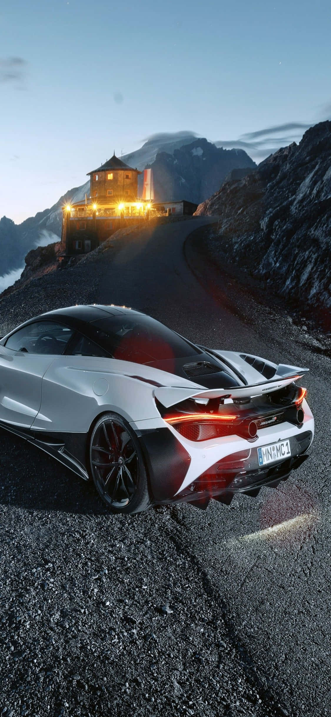 แข่งกับสิ่งที่ดีที่สุดด้วย iPhone Xs และ McLaren 720s วอลเปเปอร์