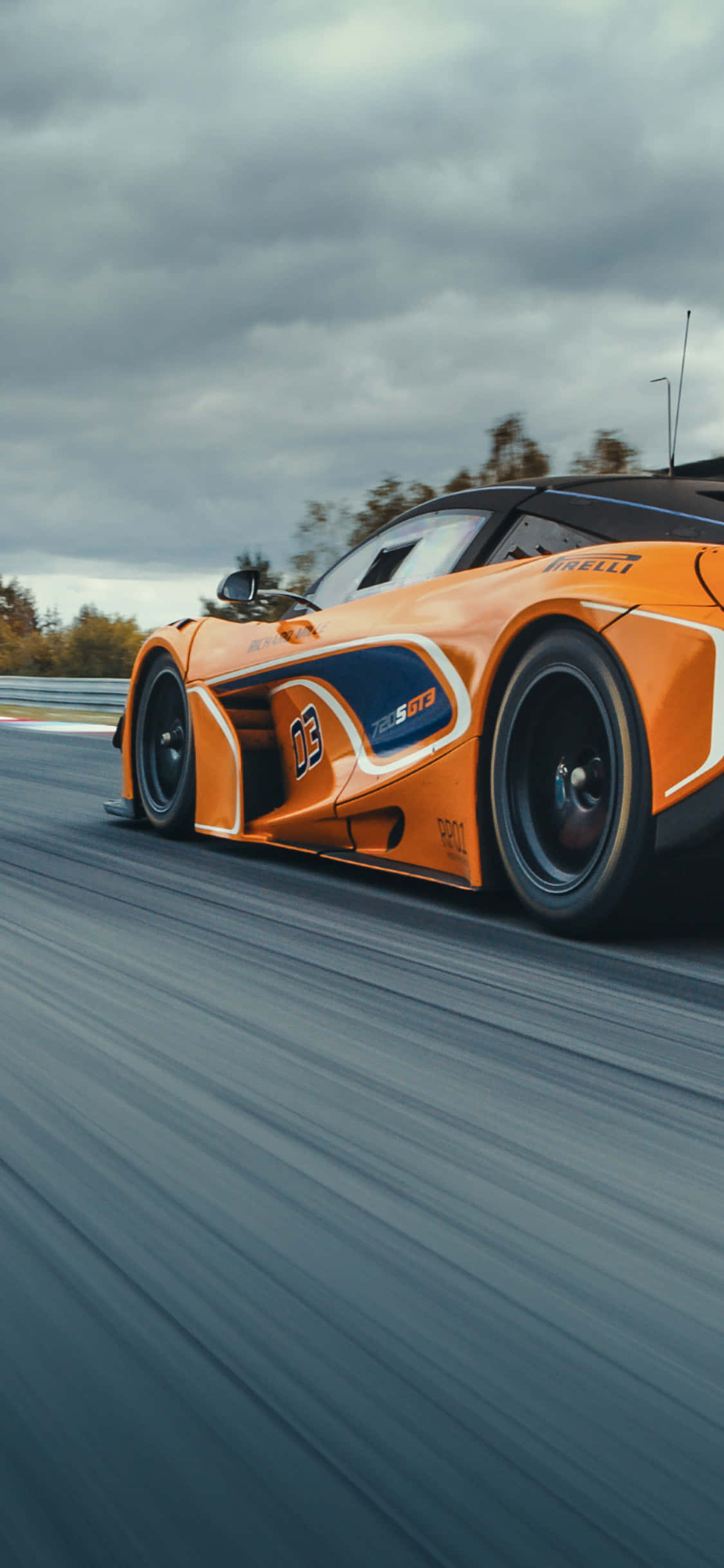 ความเร็วพบกับสไตล์ - iPhone Xs และ McLaren 720s วอลเปเปอร์