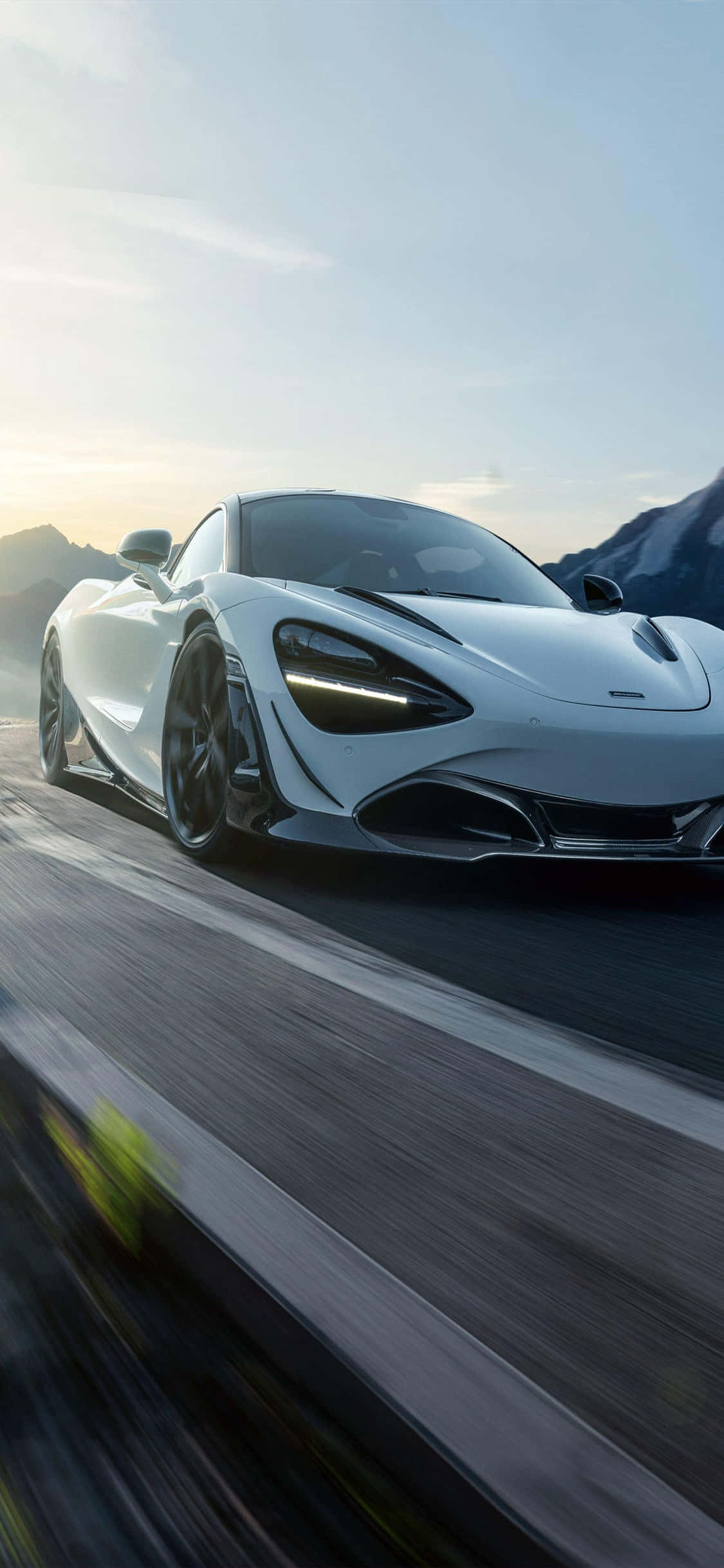 ขับขี่อย่างมีสไตล์กับ iPhone XS ใน McLaren 720S วอลเปเปอร์