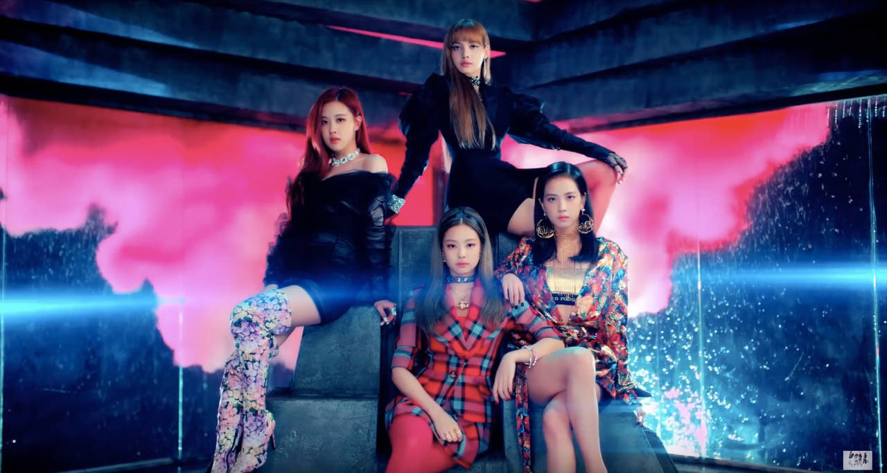 ภาพ สมาชิกของวง K-Pop Blackpink ใน MV ""DDU-DU DDU-DU"" วอลเปเปอร์
