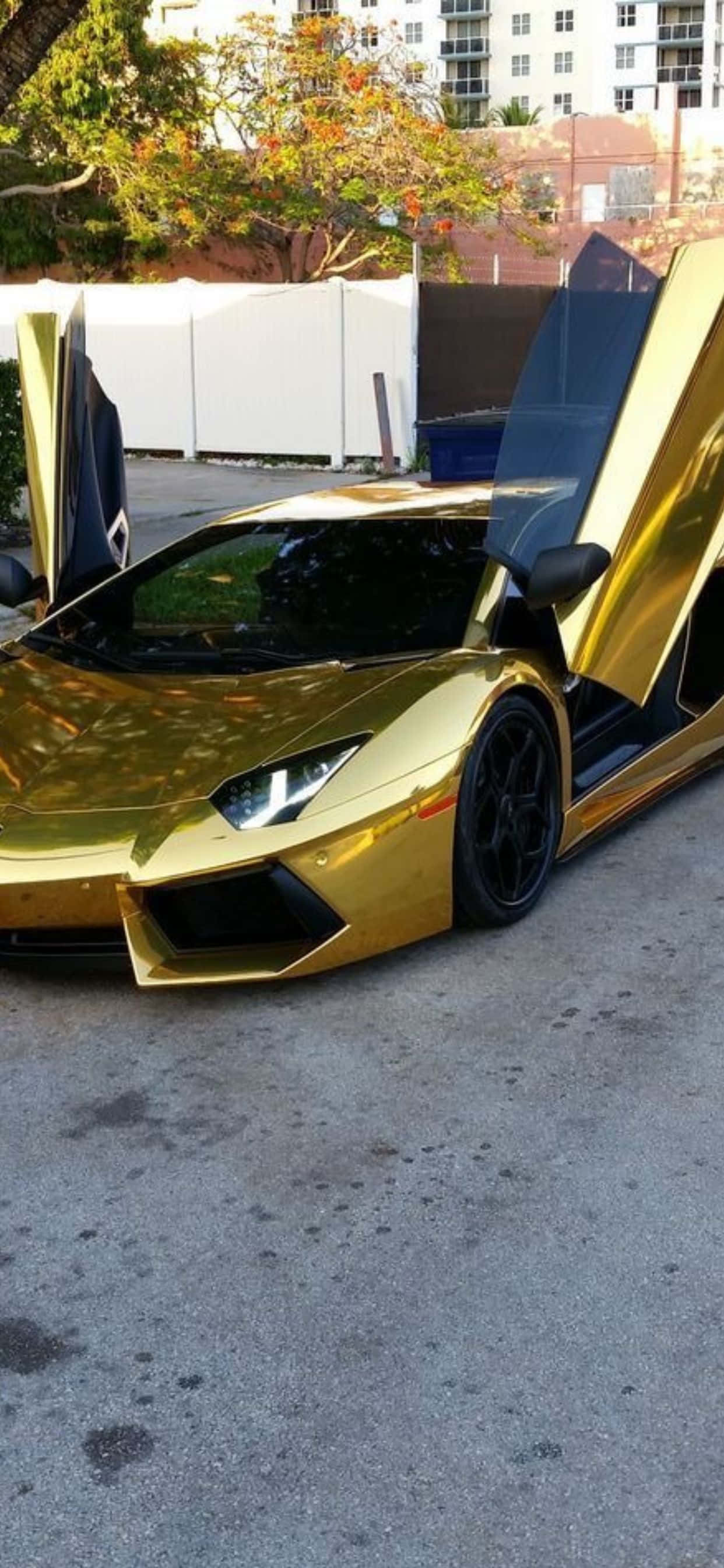 วอลเปเปอร์รถ Lamborghini Aventador สีทองสำหรับ iPhone XS Max วอลเปเปอร์