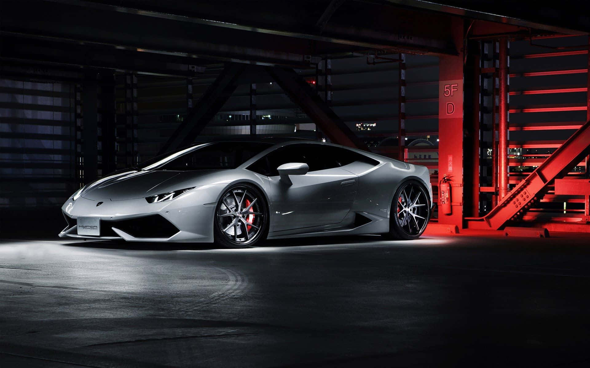 รถยนต์สปอร์ต Lamborghini Huracan ปี 2015 สีเงินเท่ วอลเปเปอร์