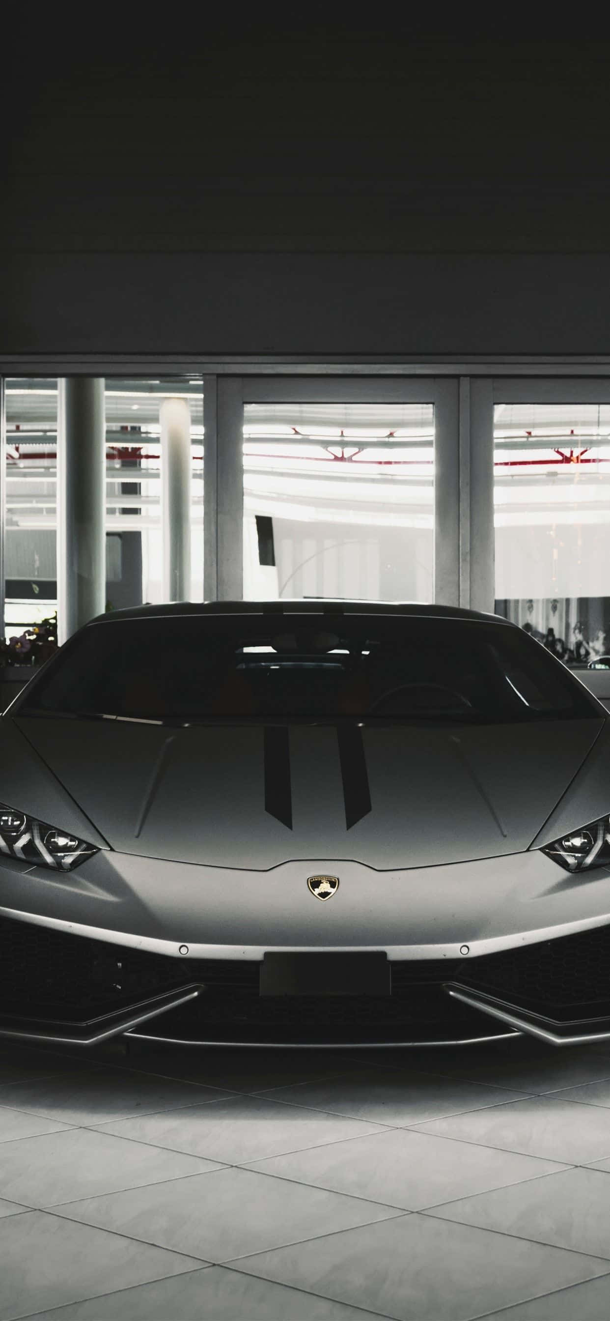 Lamborghini สีดำ มุมมองด้านหน้า iPhone วอลเปเปอร์