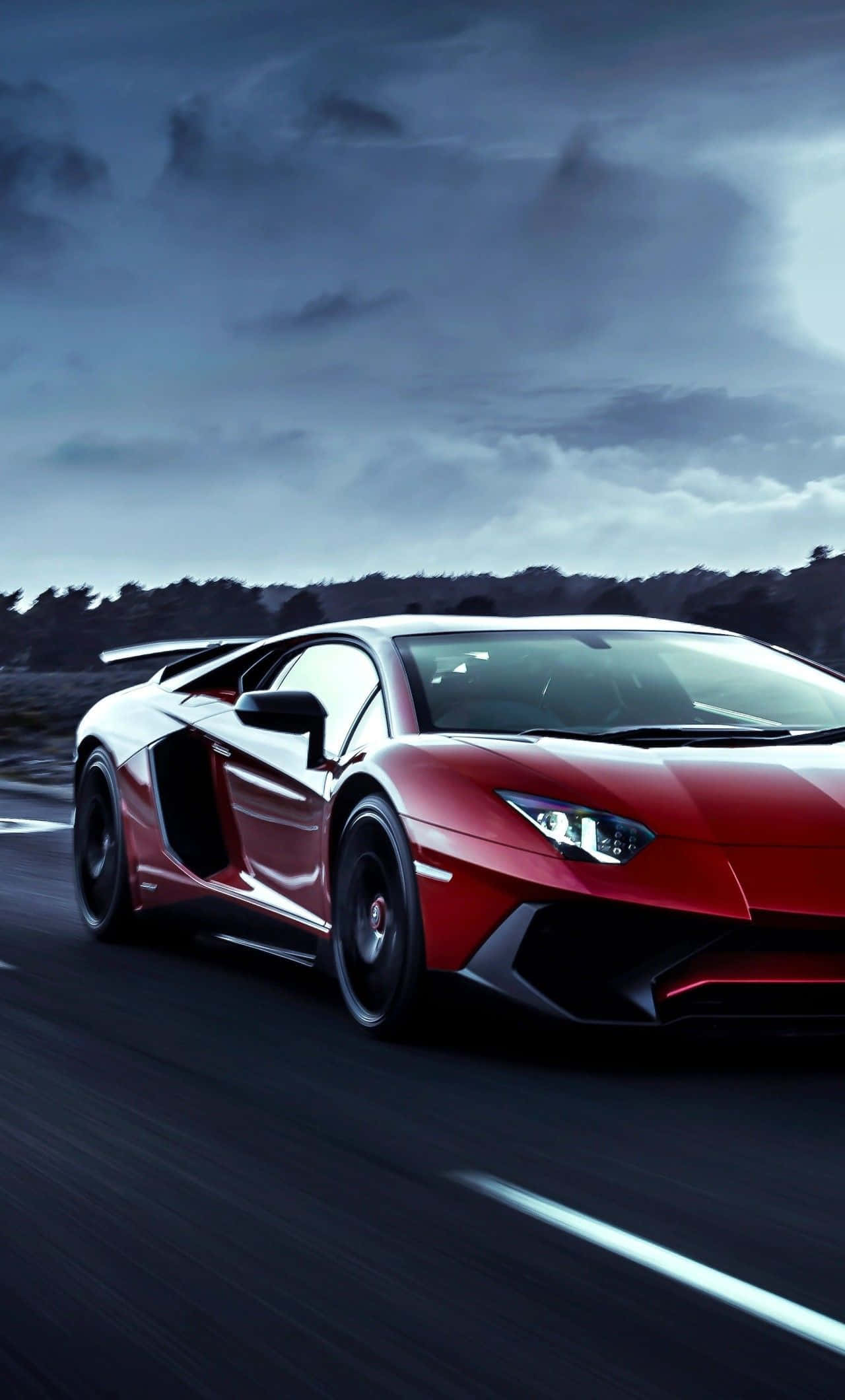 รถขับในวันฟ้าครึ้ม Lamborghini โทรศัพท์ วอลเปเปอร์