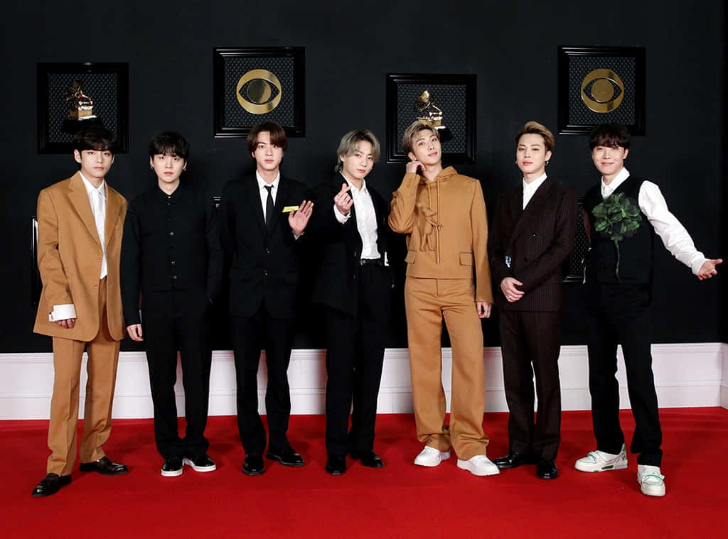 ภาพชุดสูท Louis Vuitton ของ BTS วอลเปเปอร์