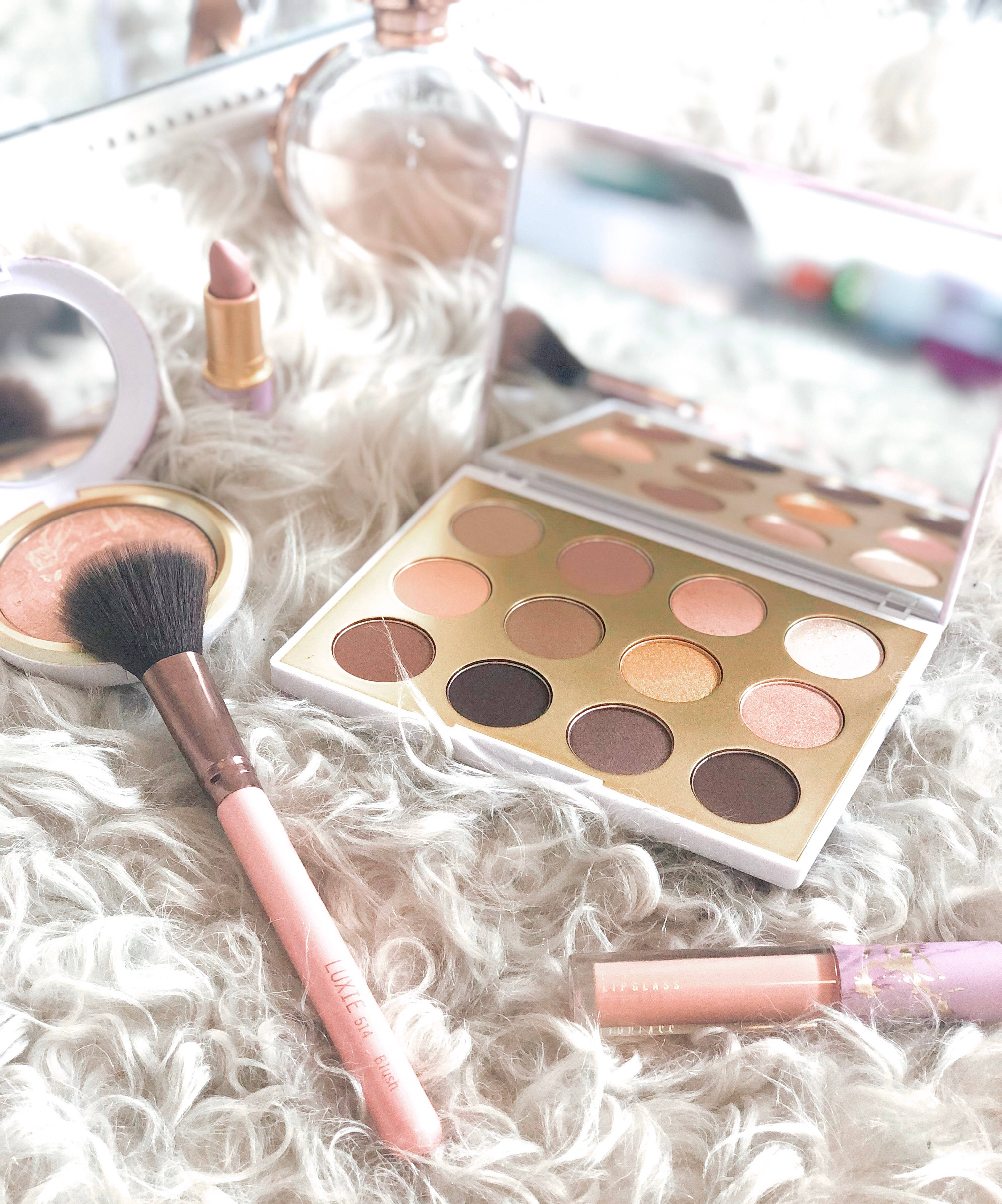 Mac Cosmetics Snow Ball วอลเปเปอร์