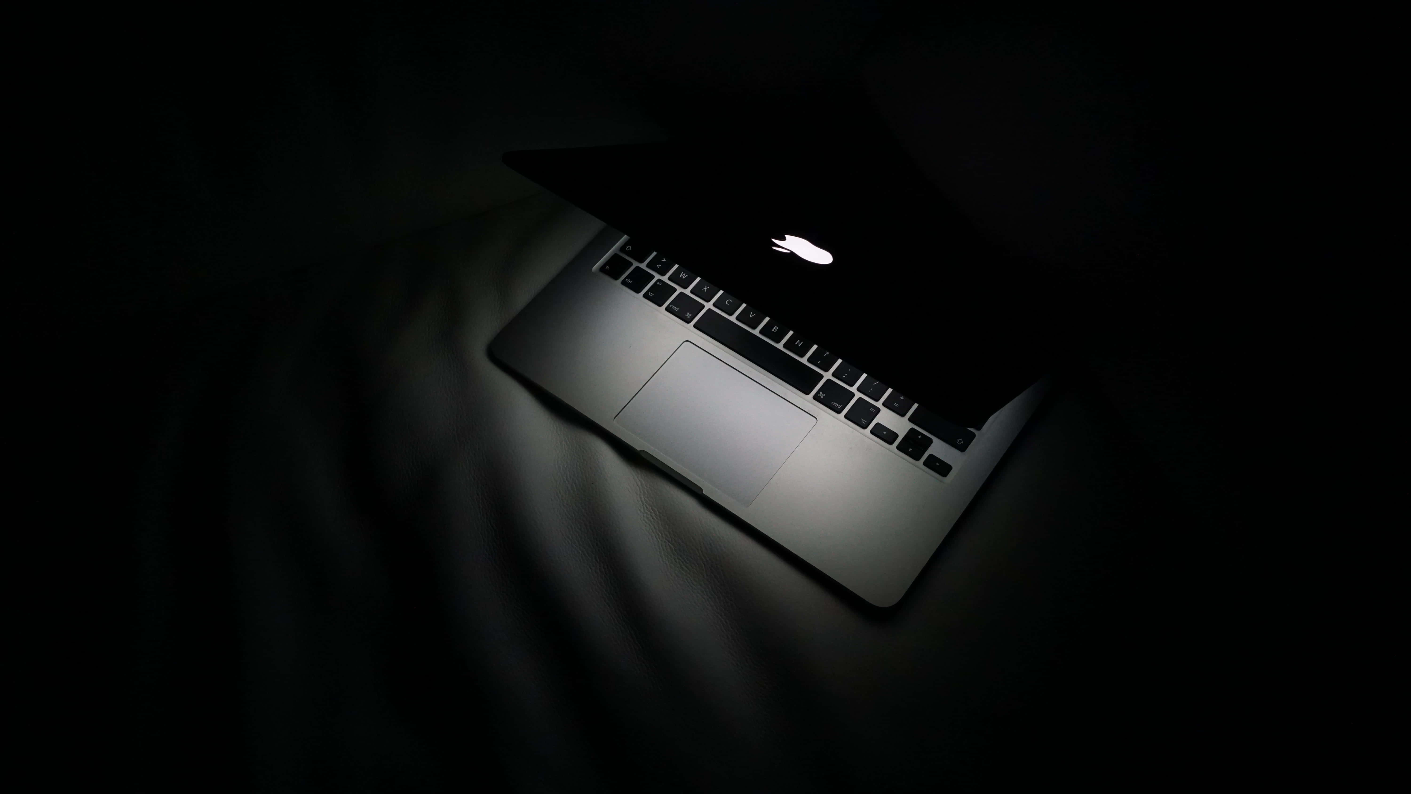Macbook สวยงาม - ดีไซน์หรูหราพร้อมสไตล์ที่สร้างสรรค์ วอลเปเปอร์