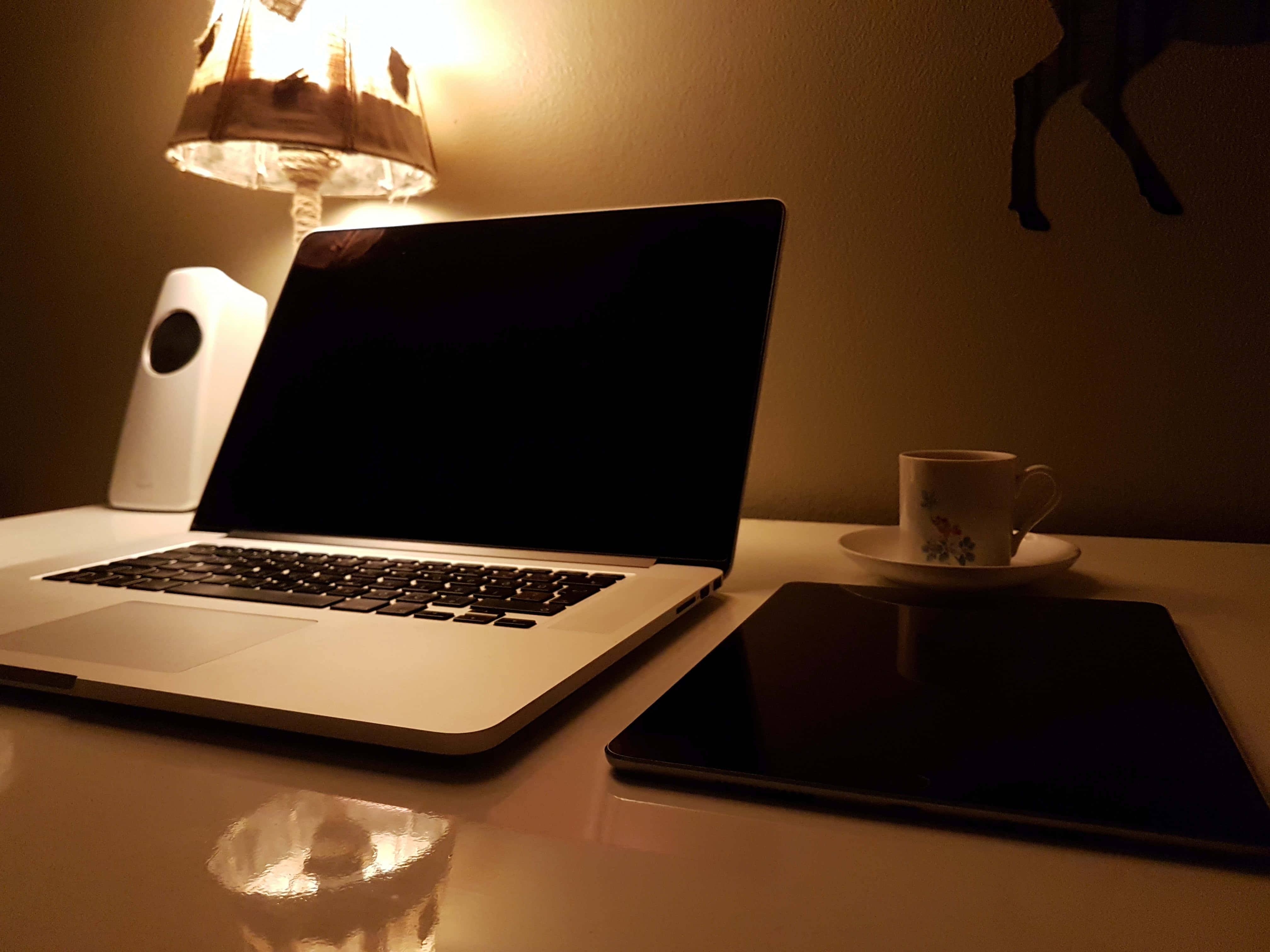 เพลิดเพลินกับความงามของ Macbook สุดสวย วอลเปเปอร์