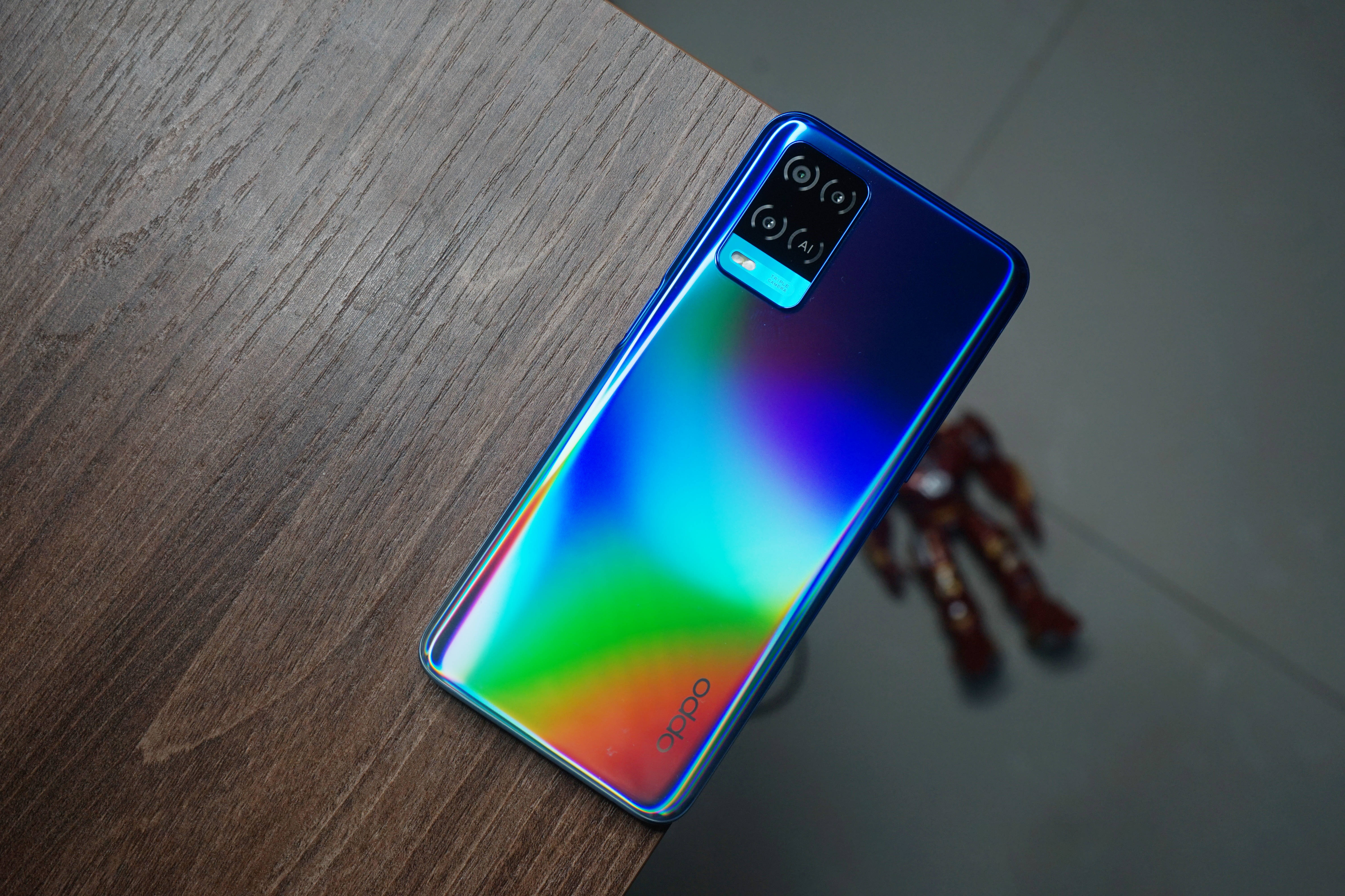 Oppo Reno5 Z สีเหลือบ วอลเปเปอร์